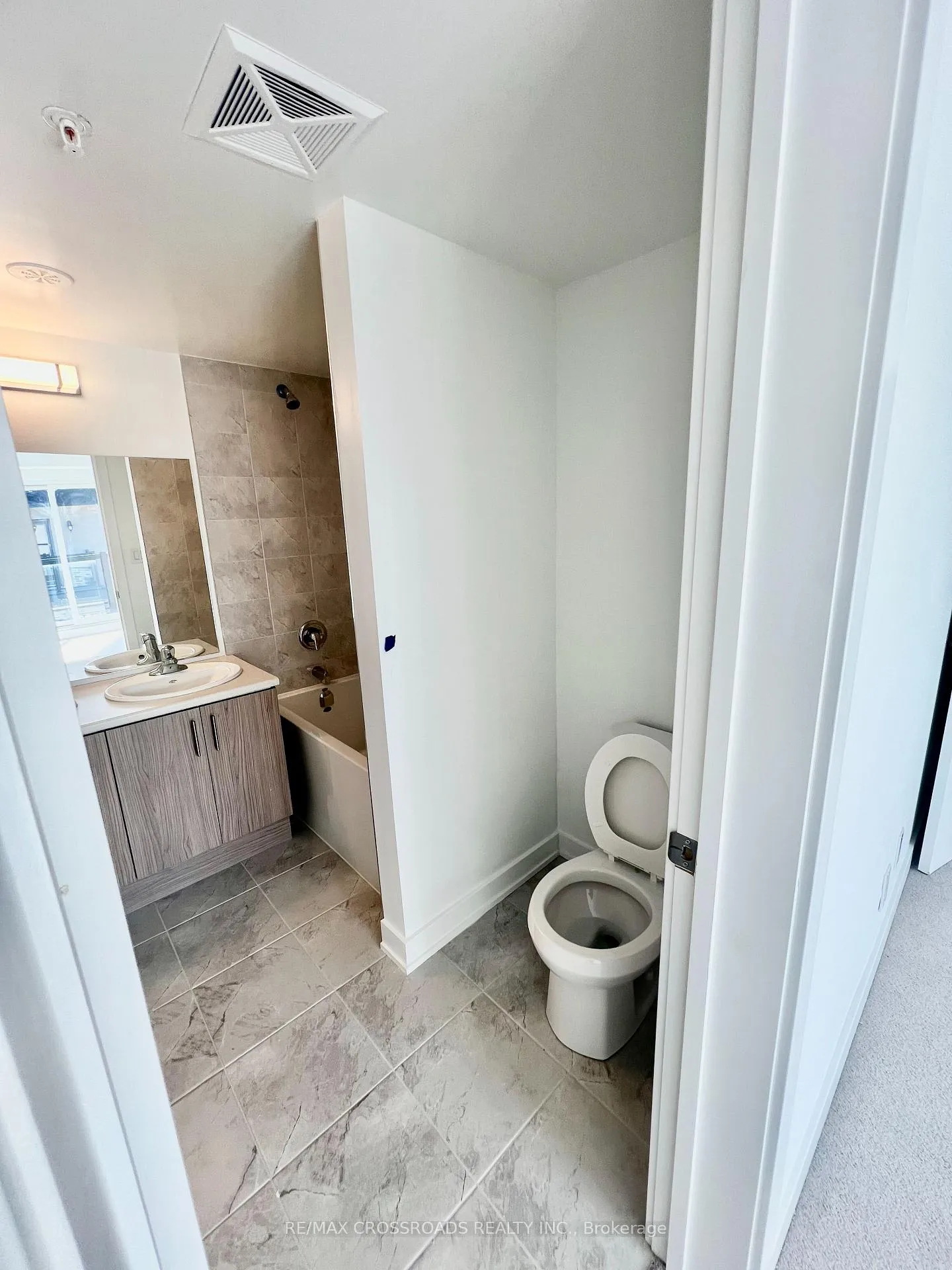 Photo 18 of Unit 30, 400 Mary Street E, Whitby, Downtown Whitby — HOMEH