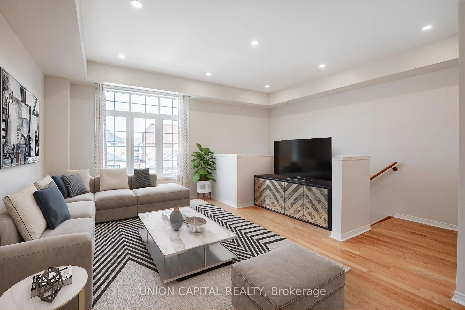 Photo 2 of Unit 22, 38 Greensborough Villag Circle, Markham, Greensborough — HOMEH