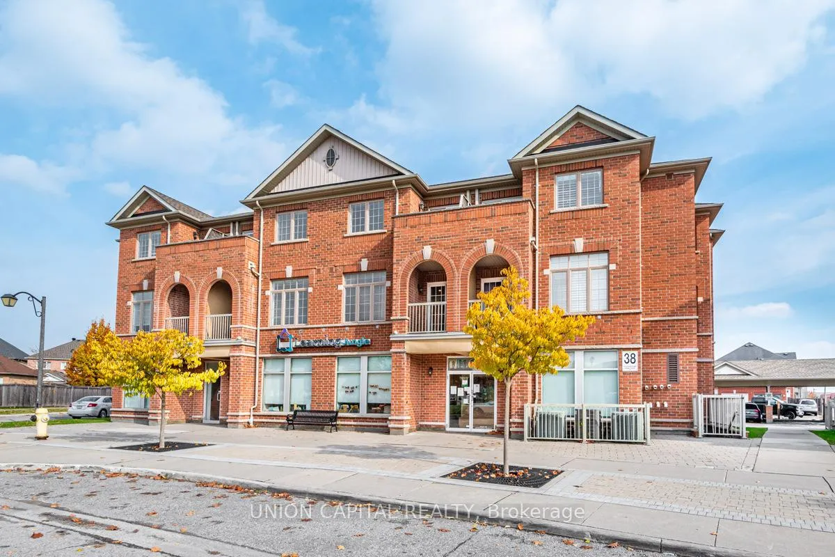 Photo 5 of Unit 22, 38 Greensborough Villag Circle, Markham, Greensborough — HOMEH