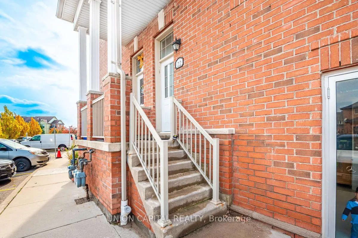 Photo 6 of Unit 22, 38 Greensborough Villag Circle, Markham, Greensborough — HOMEH