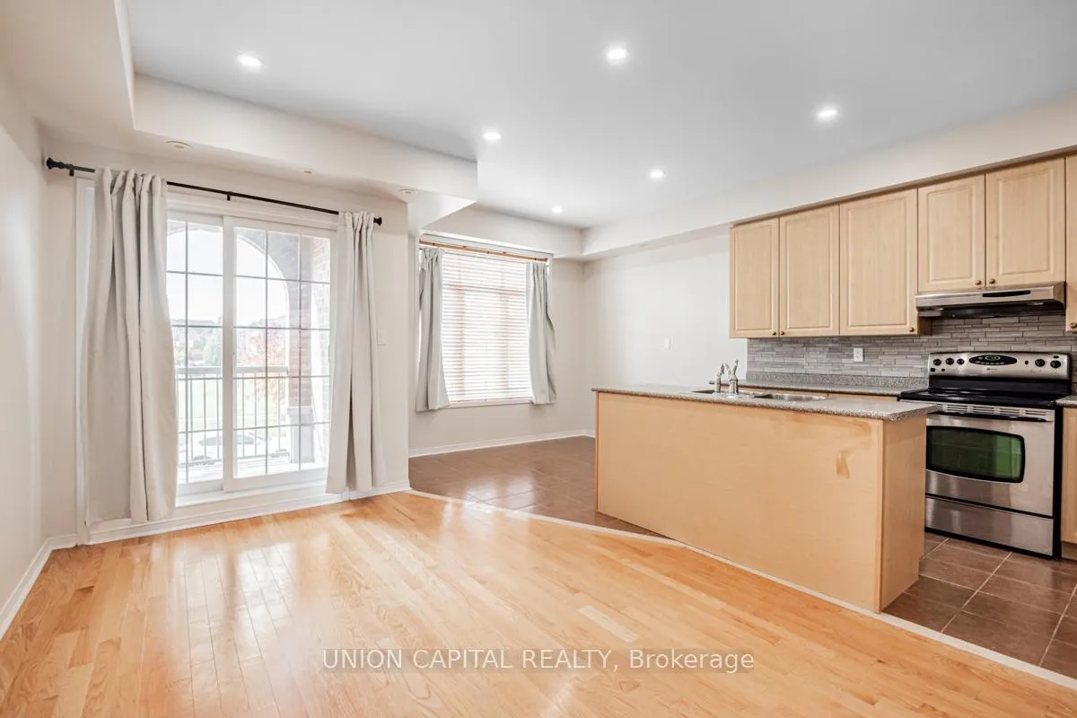 Photo 13 of Unit 22, 38 Greensborough Villag Circle, Markham, Greensborough — HOMEH