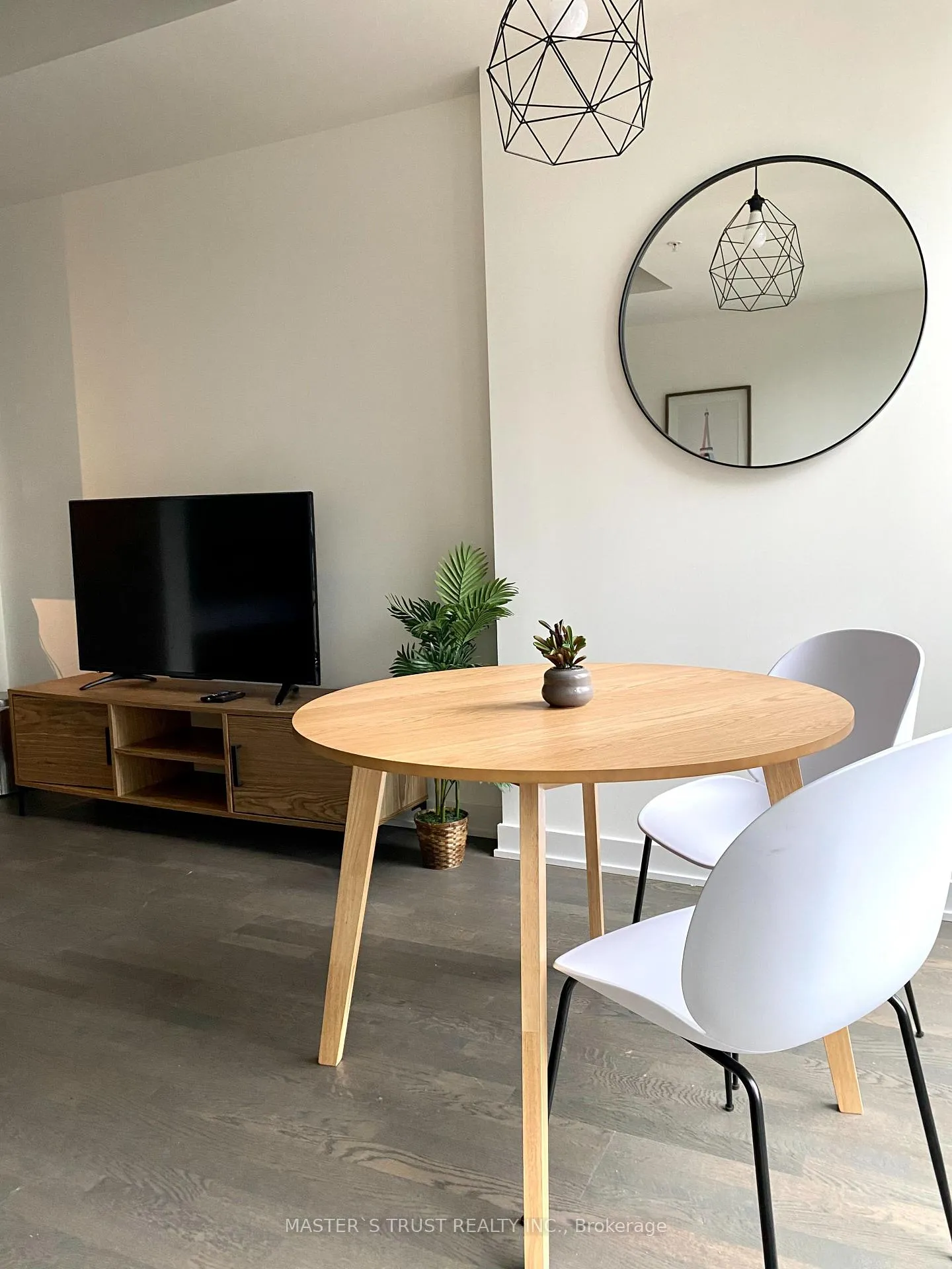 Photo 4 of Unit 617, 629 King Street W, Toronto, Waterfront Communities — HOMEH
