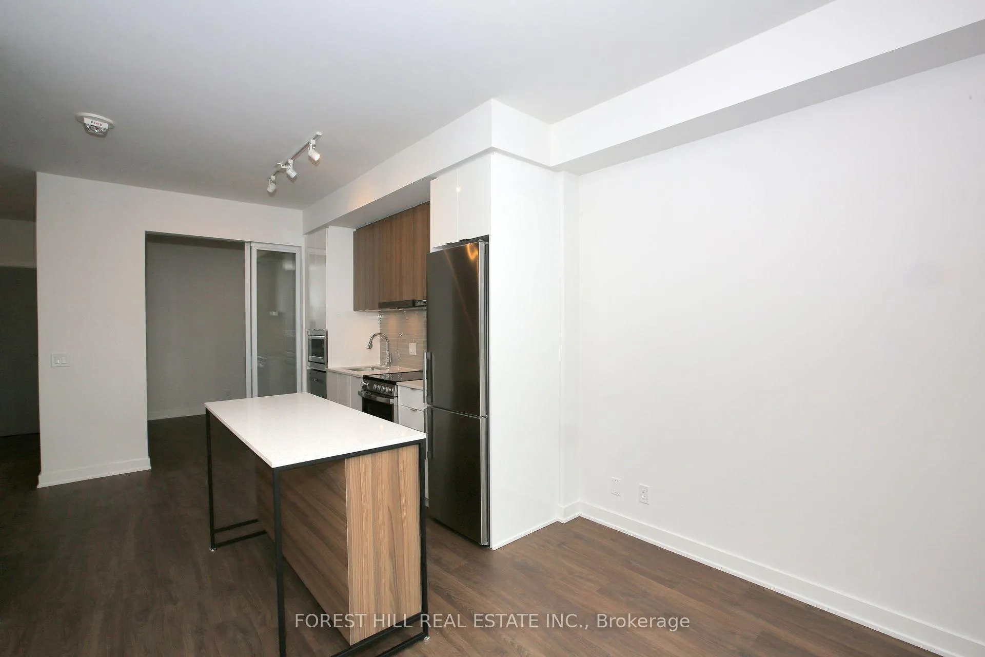 Photo 4 of Unit 1604, 30 Upper Mall Way, Vaughan, Brownridge — HOMEH