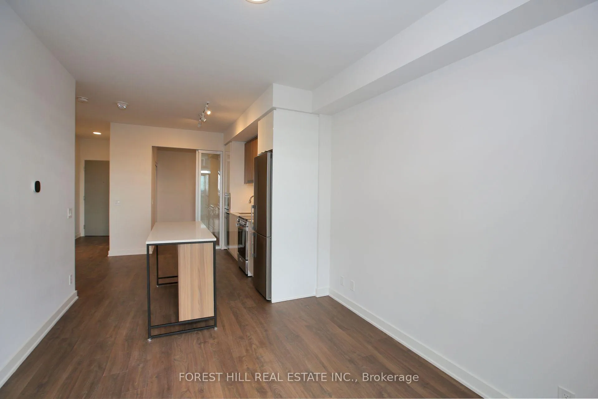Photo 5 of Unit 1604, 30 Upper Mall Way, Vaughan, Brownridge — HOMEH