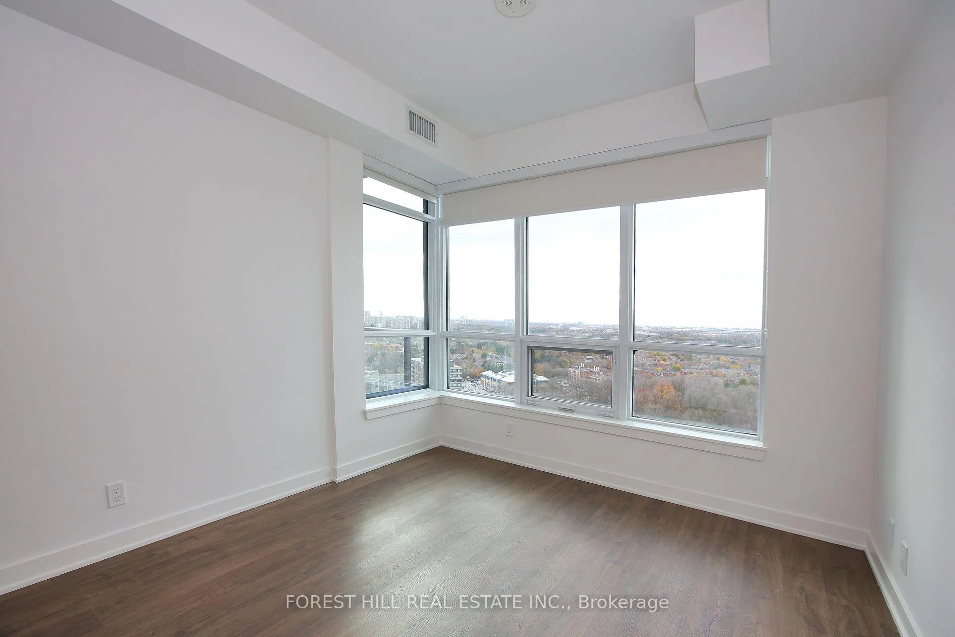 Photo 6 of Unit 1604, 30 Upper Mall Way, Vaughan, Brownridge — HOMEH