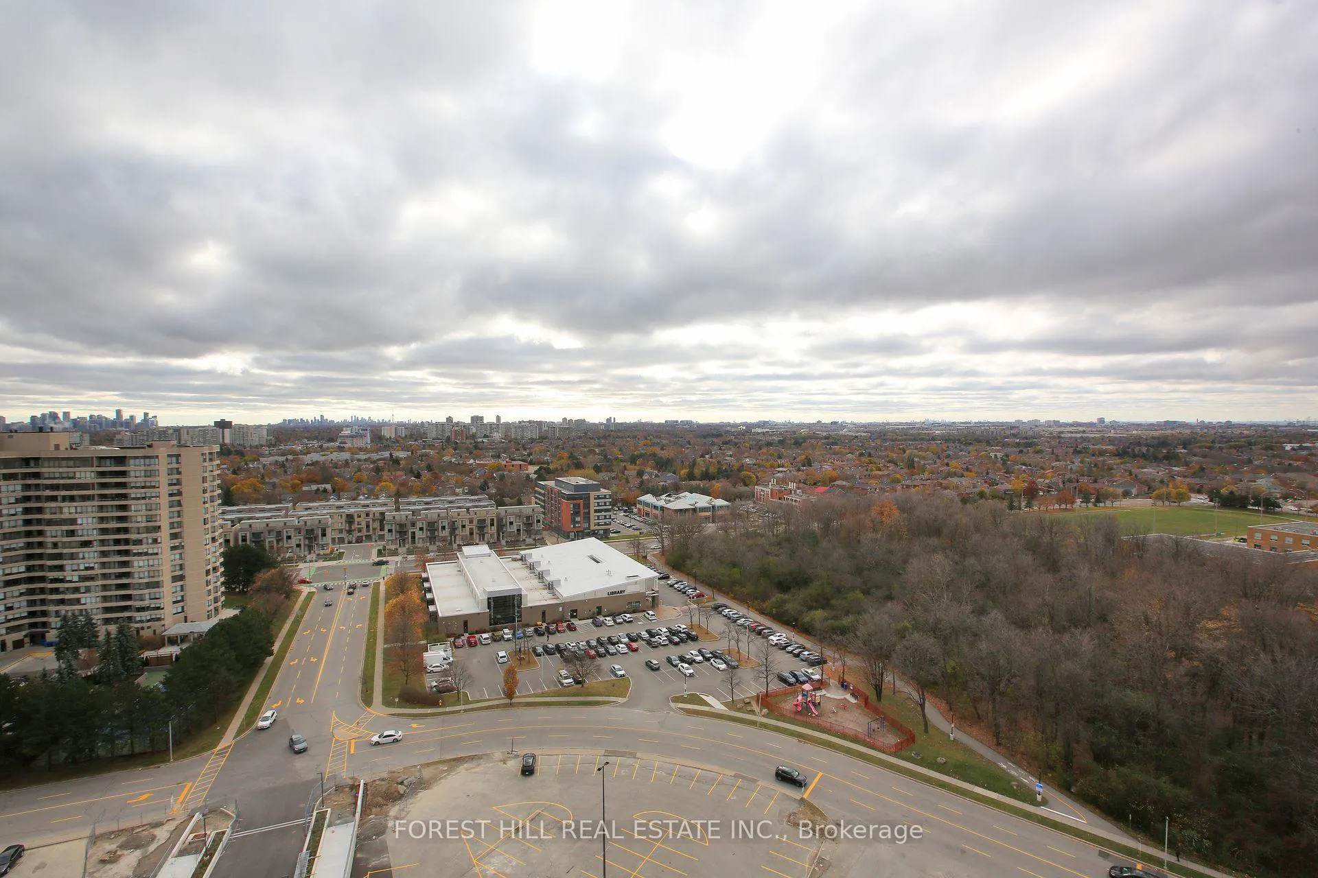 Photo 15 of Unit 1604, 30 Upper Mall Way, Vaughan, Brownridge — HOMEH