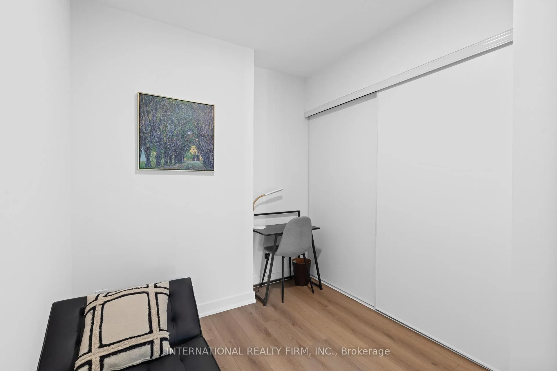 Photo 15 of Unit 409, 5 Lakeview Avenue, Toronto, Trinity-Bellwoods — HOMEH