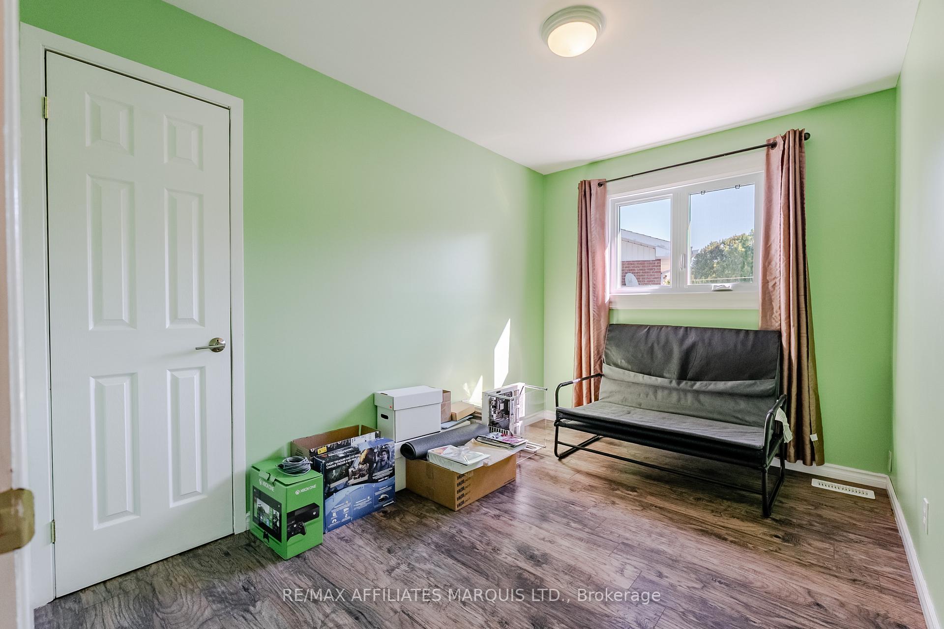 Photo 17 of 67 Kingslea Crescent, Cornwall — HOMEH