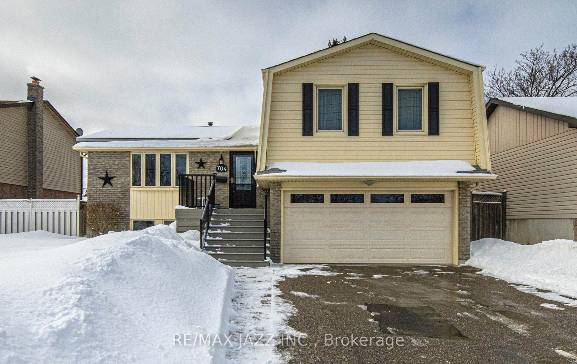Photo 1 of 704 Pickering Beach Road, Ajax, South East — HOMEH