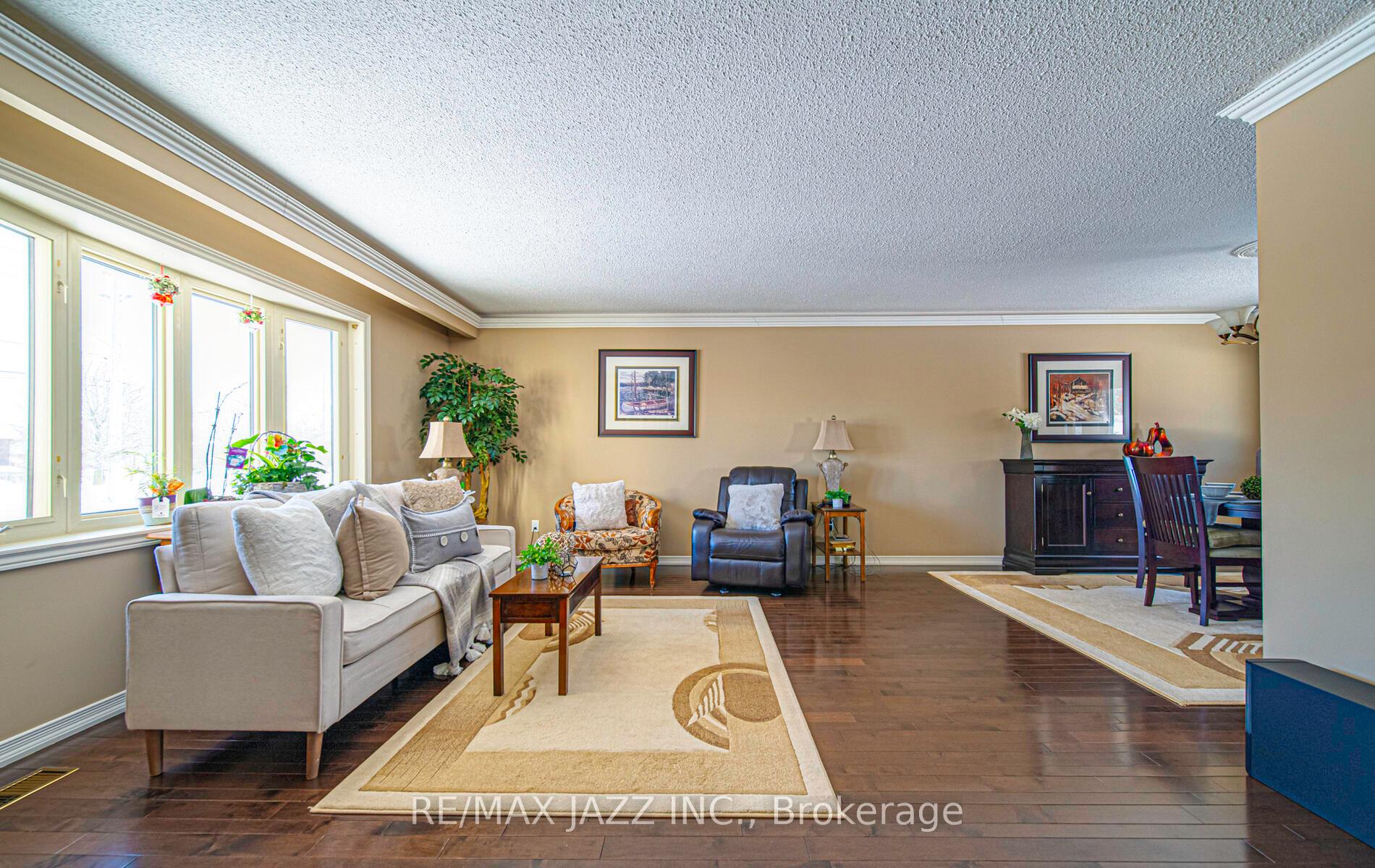Photo 3 of 704 Pickering Beach Road, Ajax, South East — HOMEH