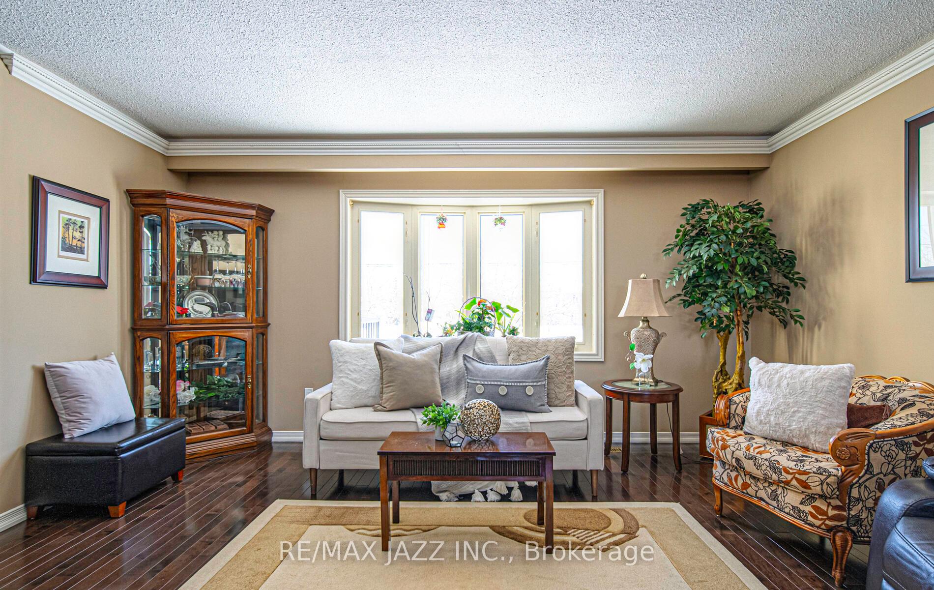 Photo 4 of 704 Pickering Beach Road, Ajax, South East — HOMEH