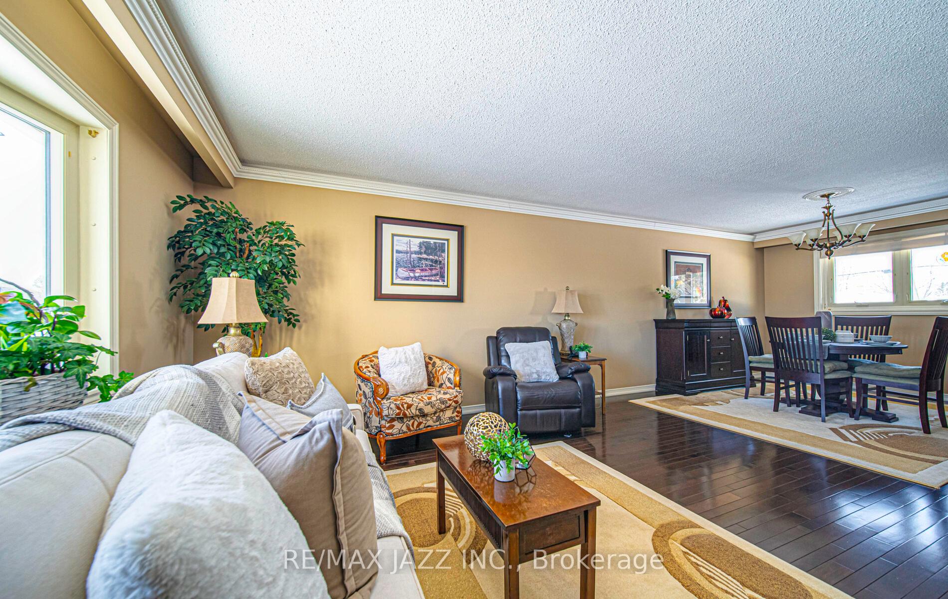 Photo 5 of 704 Pickering Beach Road, Ajax, South East — HOMEH