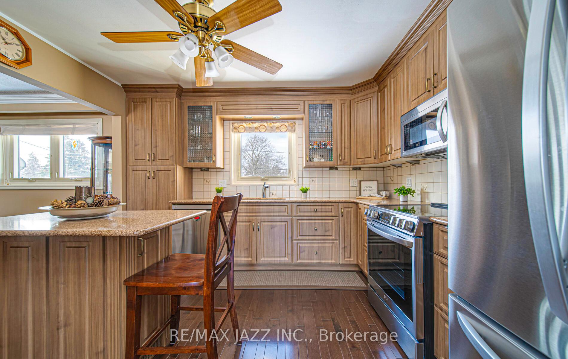 Photo 8 of 704 Pickering Beach Road, Ajax, South East — HOMEH