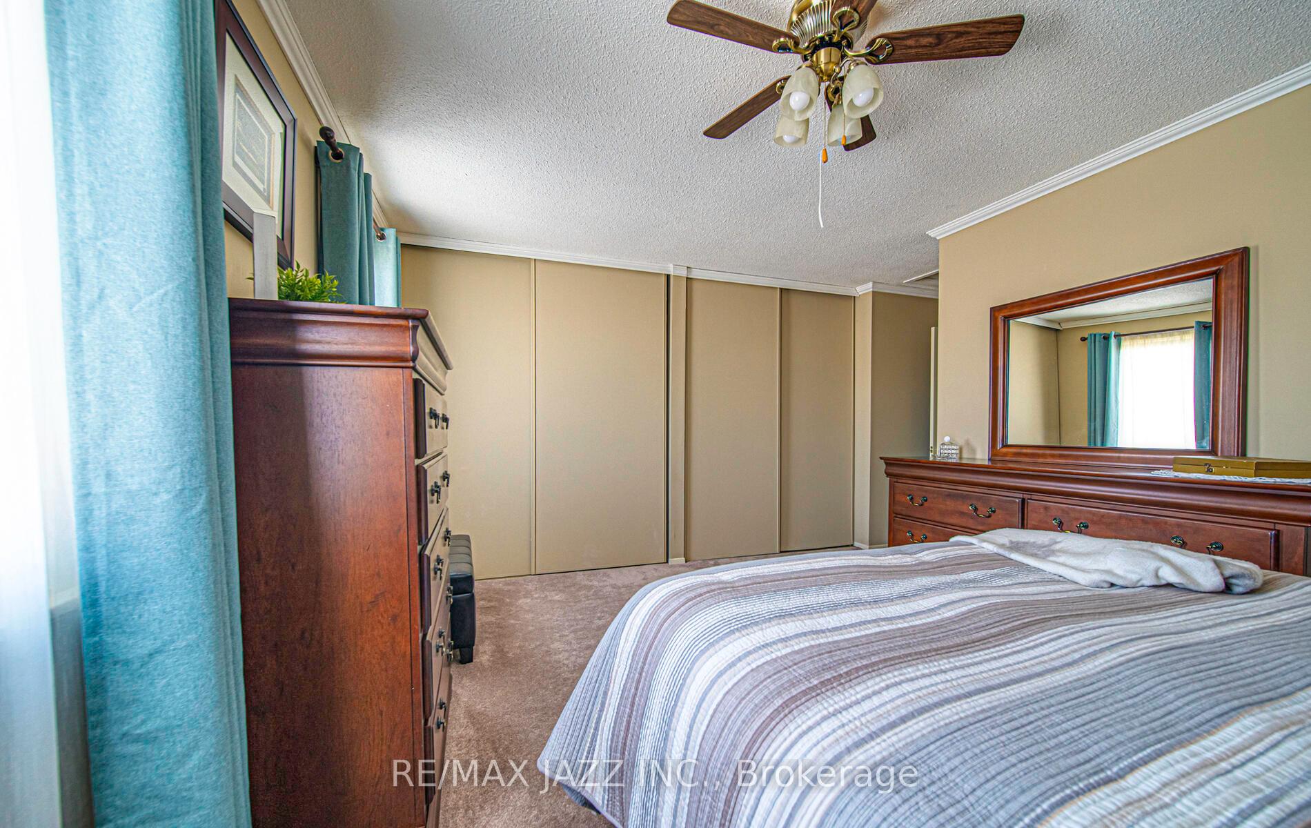 Photo 10 of 704 Pickering Beach Road, Ajax, South East — HOMEH