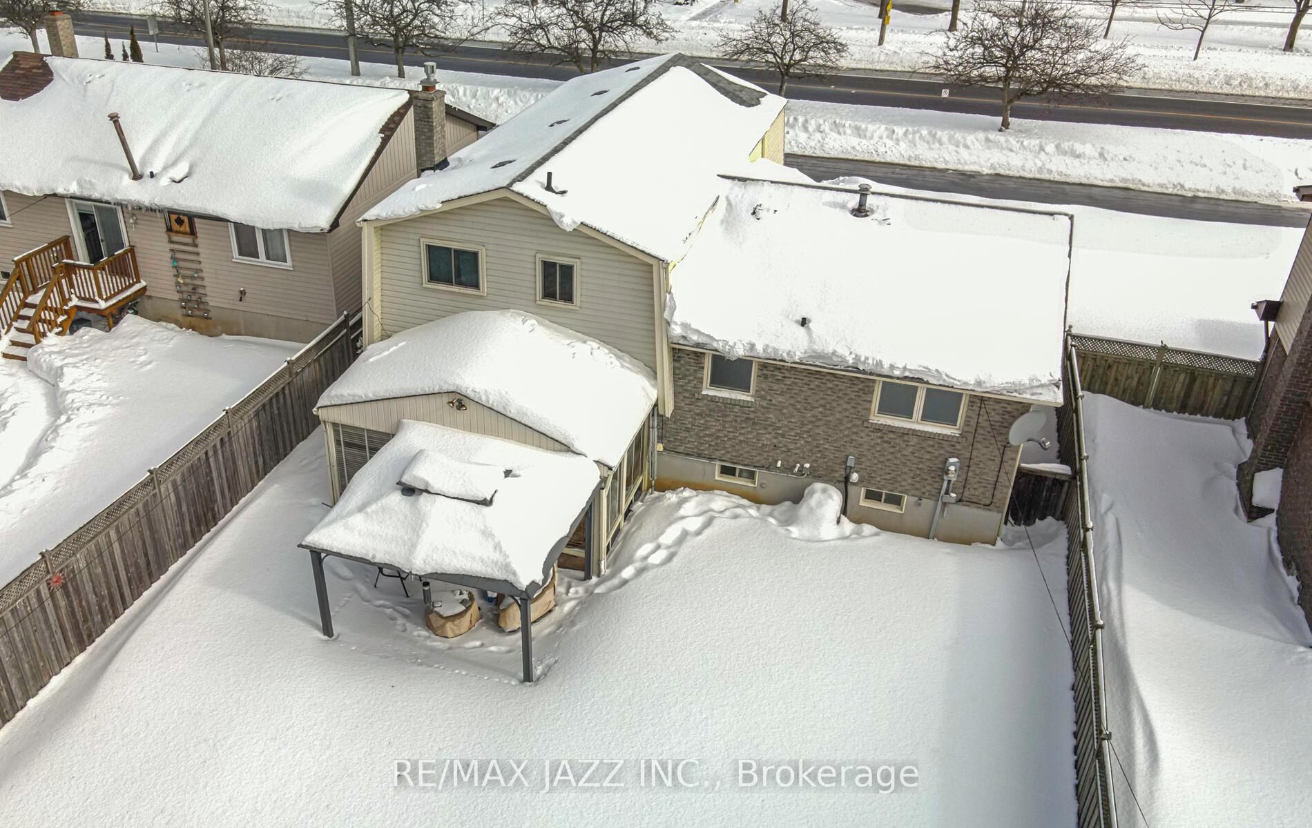 Photo 23 of 704 Pickering Beach Road, Ajax, South East — HOMEH