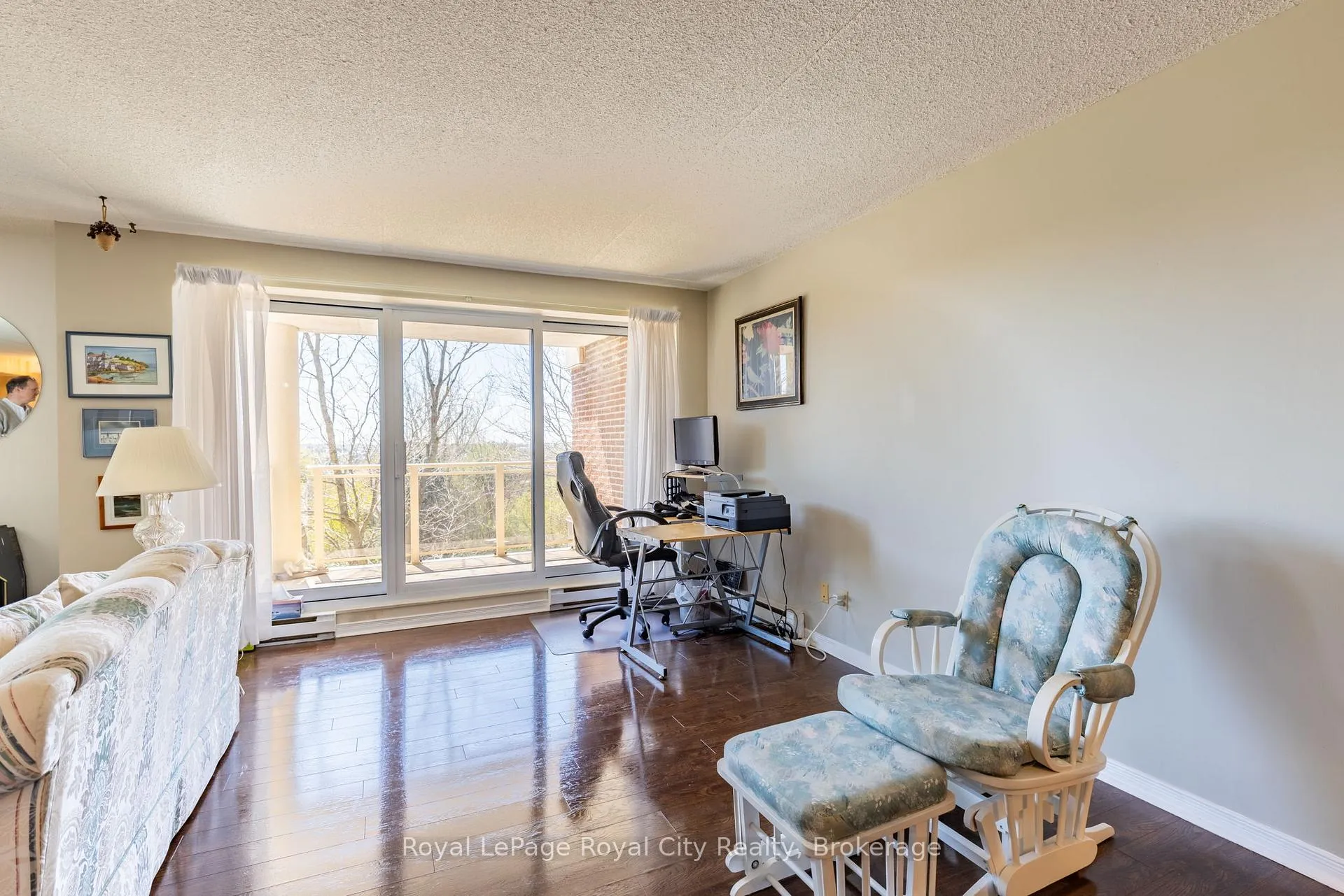 Photo 11 of Unit 601, 8 Christopher Court, Guelph, Kortright West — HOMEH