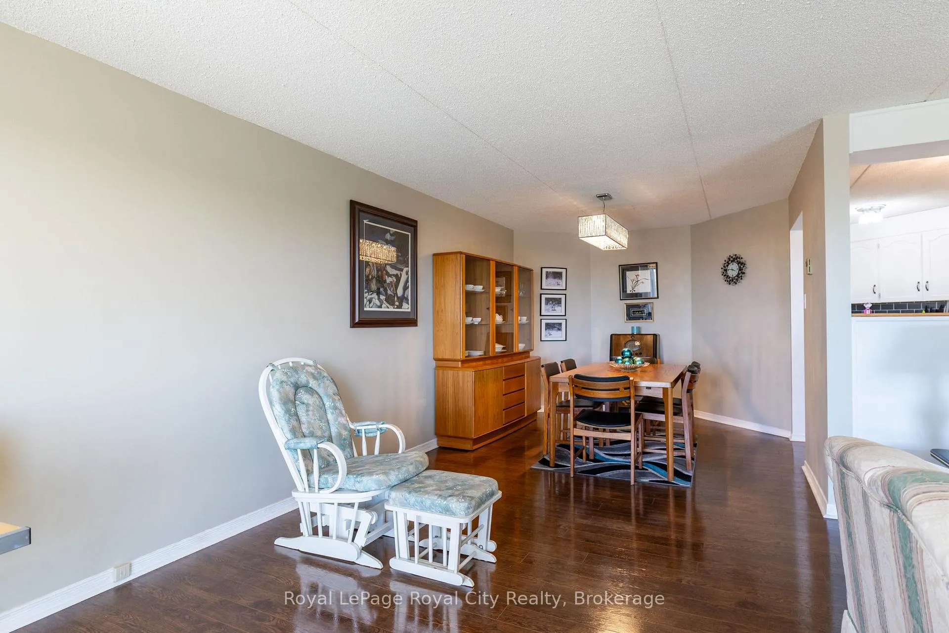 Photo 12 of Unit 601, 8 Christopher Court, Guelph, Kortright West — HOMEH