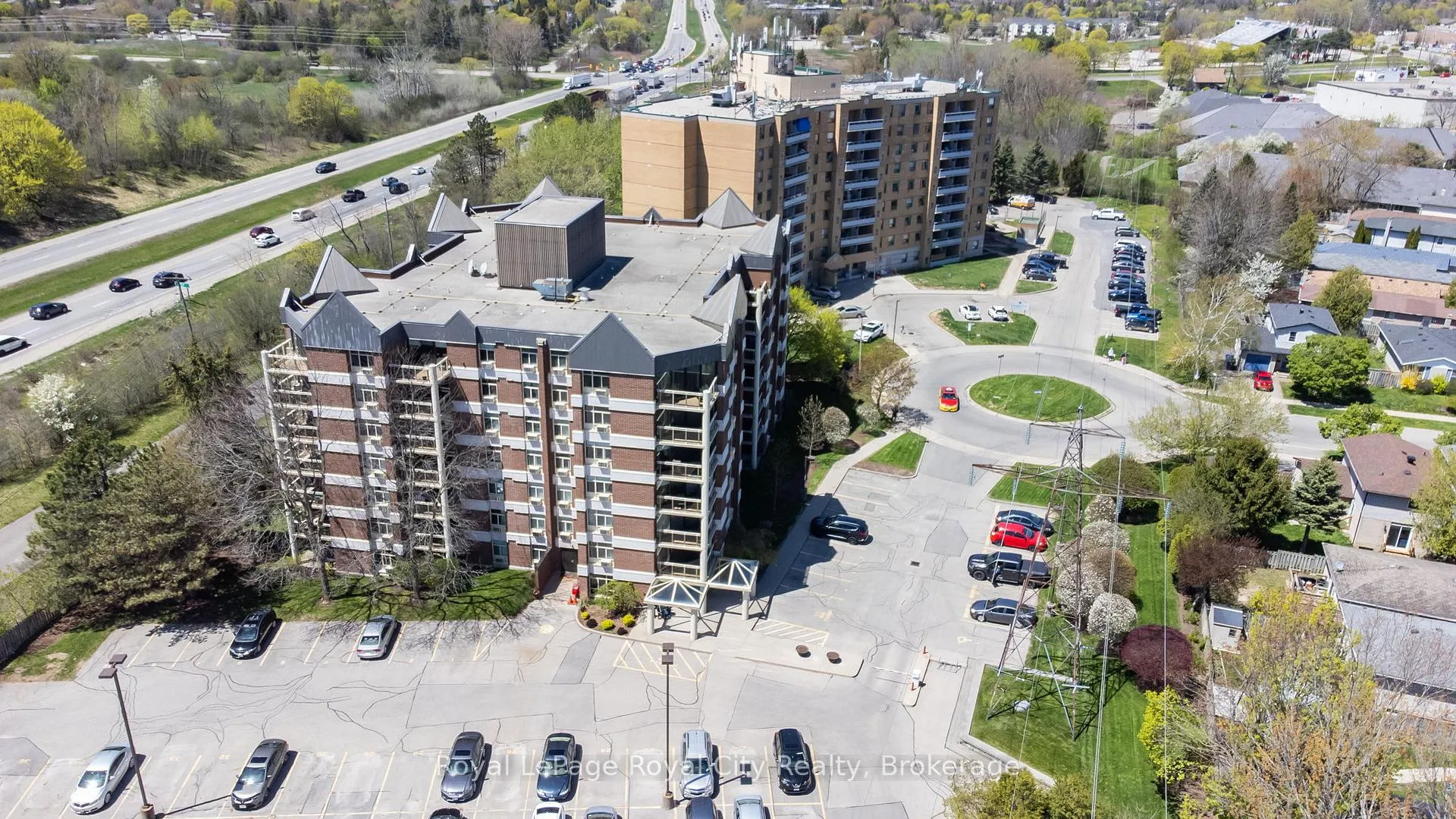 Photo 34 of Unit 601, 8 Christopher Court, Guelph, Kortright West — HOMEH