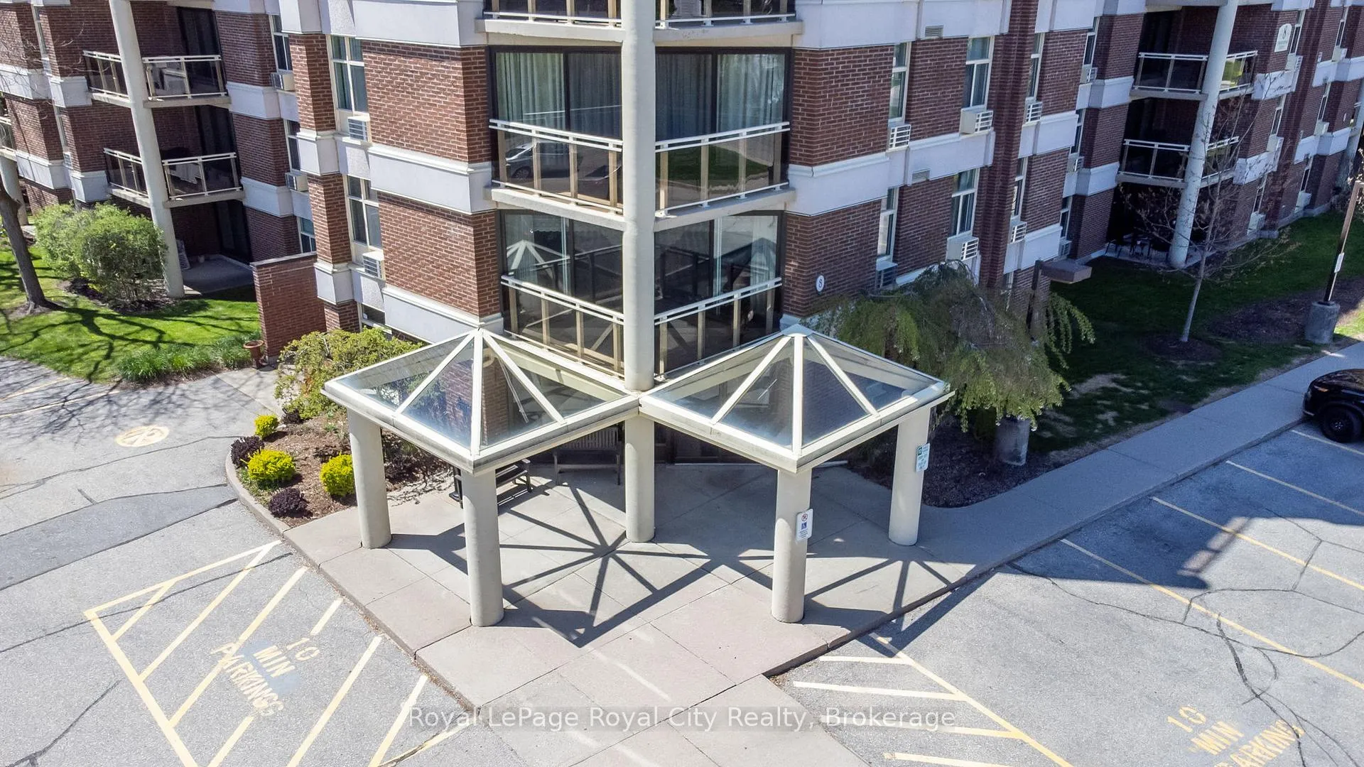 Photo 36 of Unit 601, 8 Christopher Court, Guelph, Kortright West — HOMEH