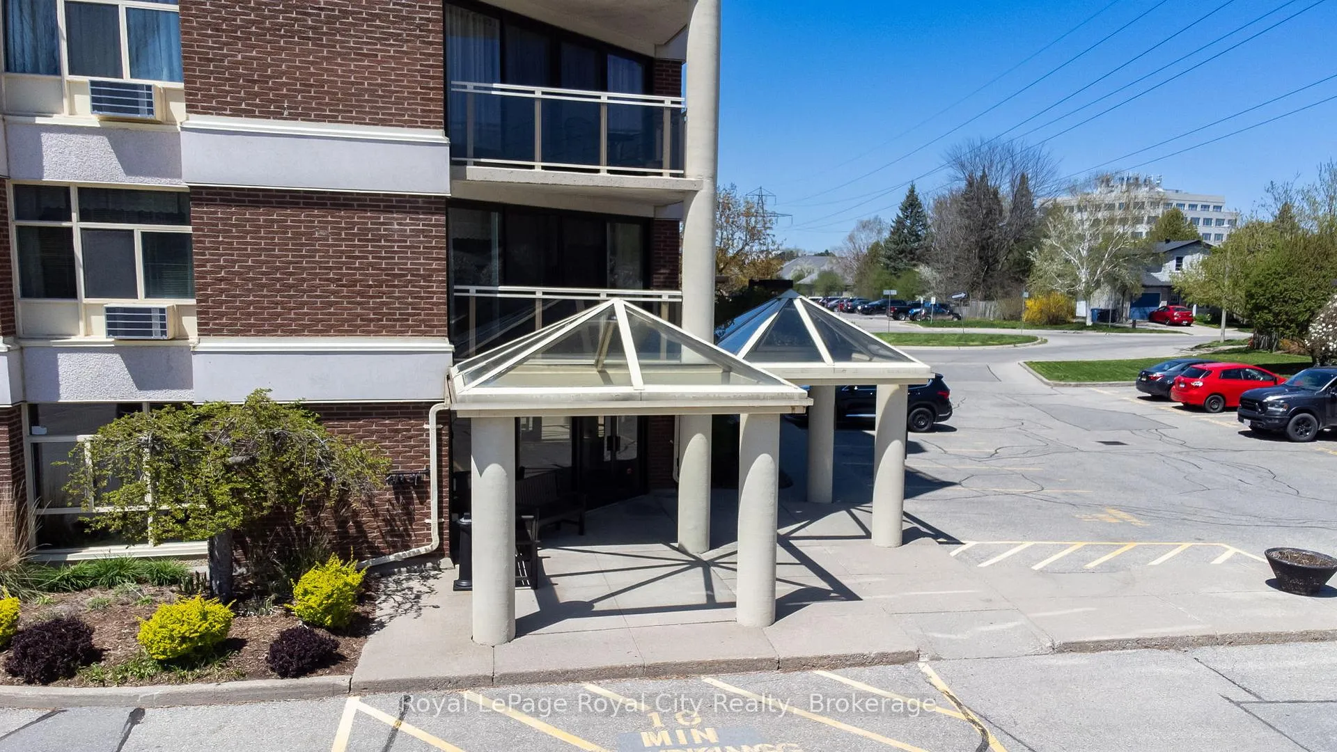Photo 37 of Unit 601, 8 Christopher Court, Guelph, Kortright West — HOMEH