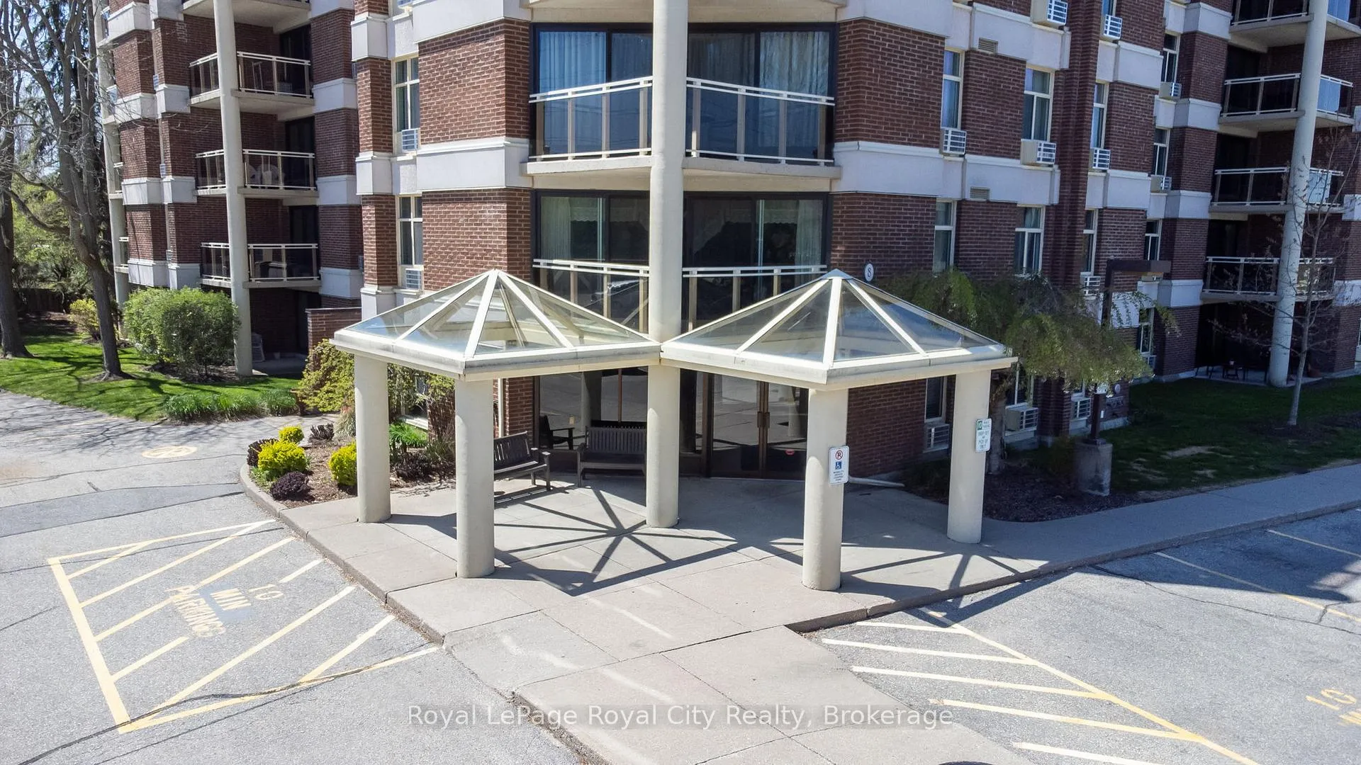 Photo 38 of Unit 601, 8 Christopher Court, Guelph, Kortright West — HOMEH