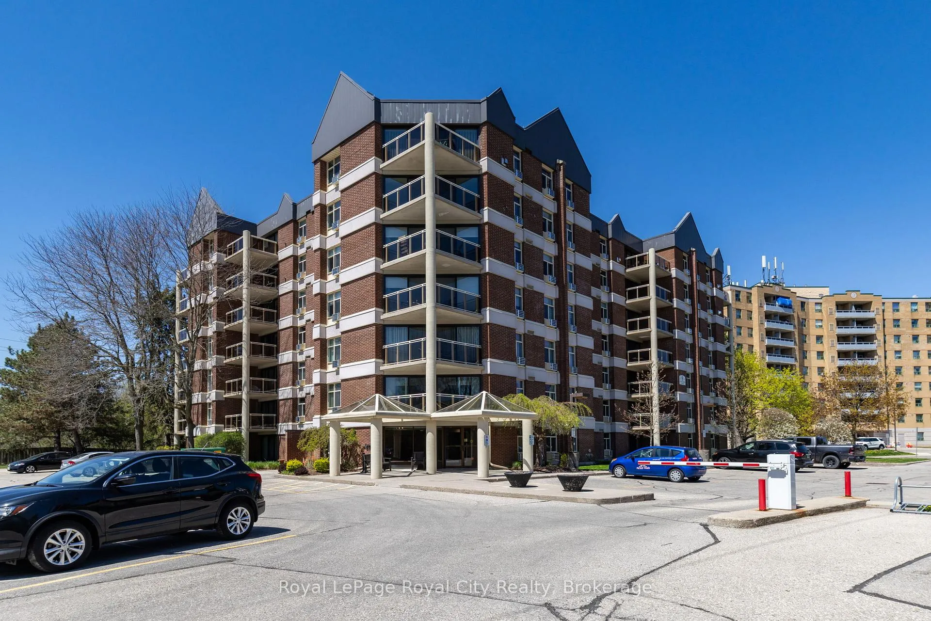 Photo 39 of Unit 601, 8 Christopher Court, Guelph, Kortright West — HOMEH