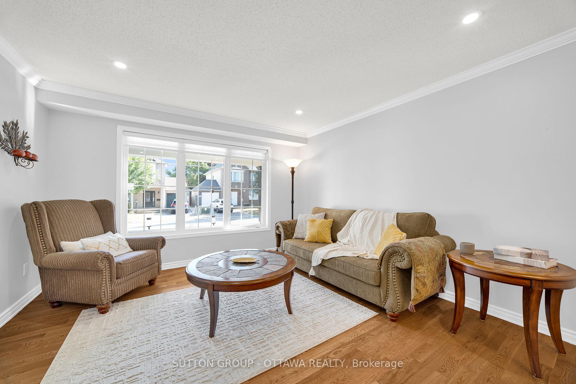 Photo 4 of 11 Baypointe Crescent, Ottawa, Barrhaven East — HOMEH