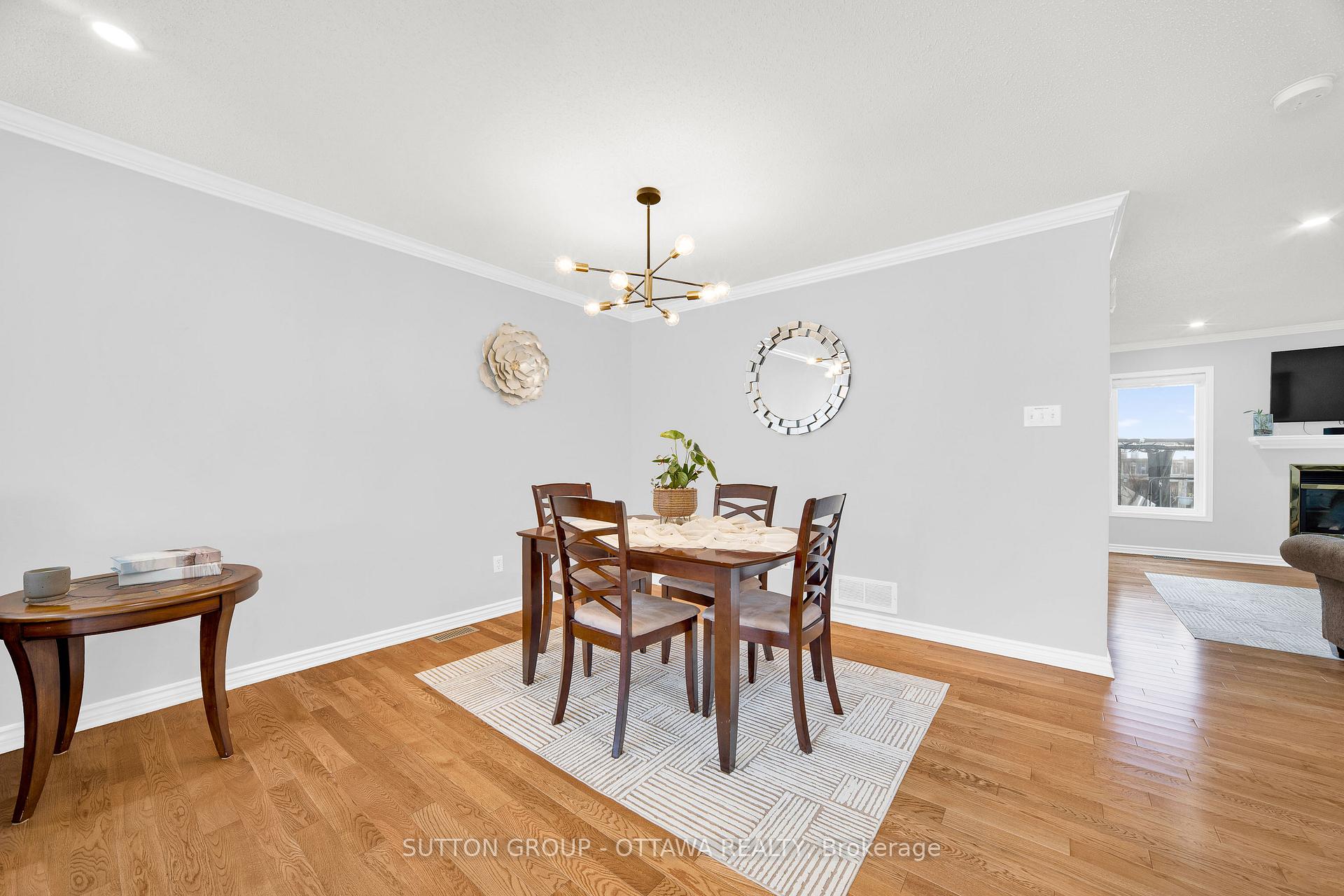Photo 9 of 11 Baypointe Crescent, Ottawa, Barrhaven East — HOMEH