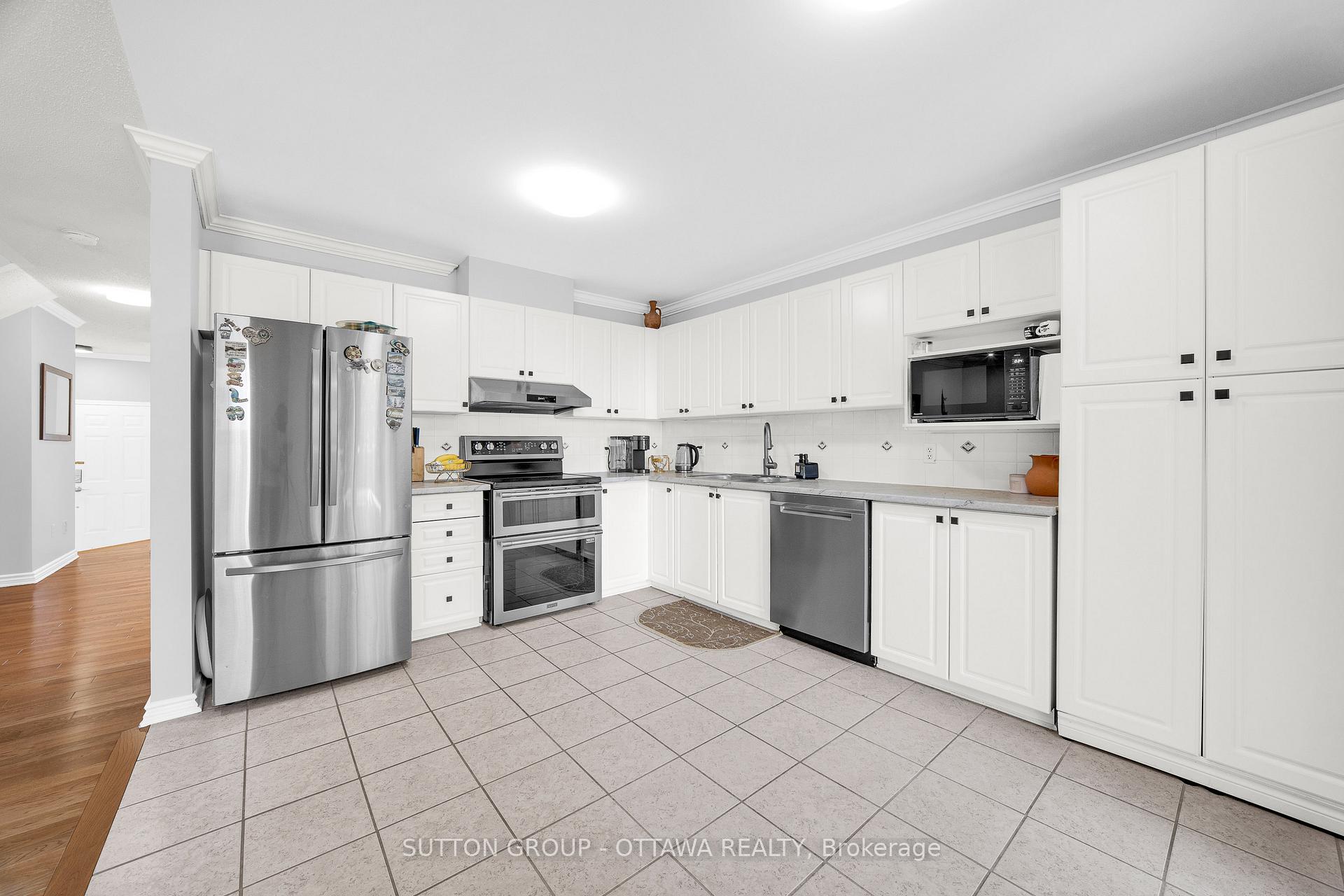 Photo 15 of 11 Baypointe Crescent, Ottawa, Barrhaven East — HOMEH