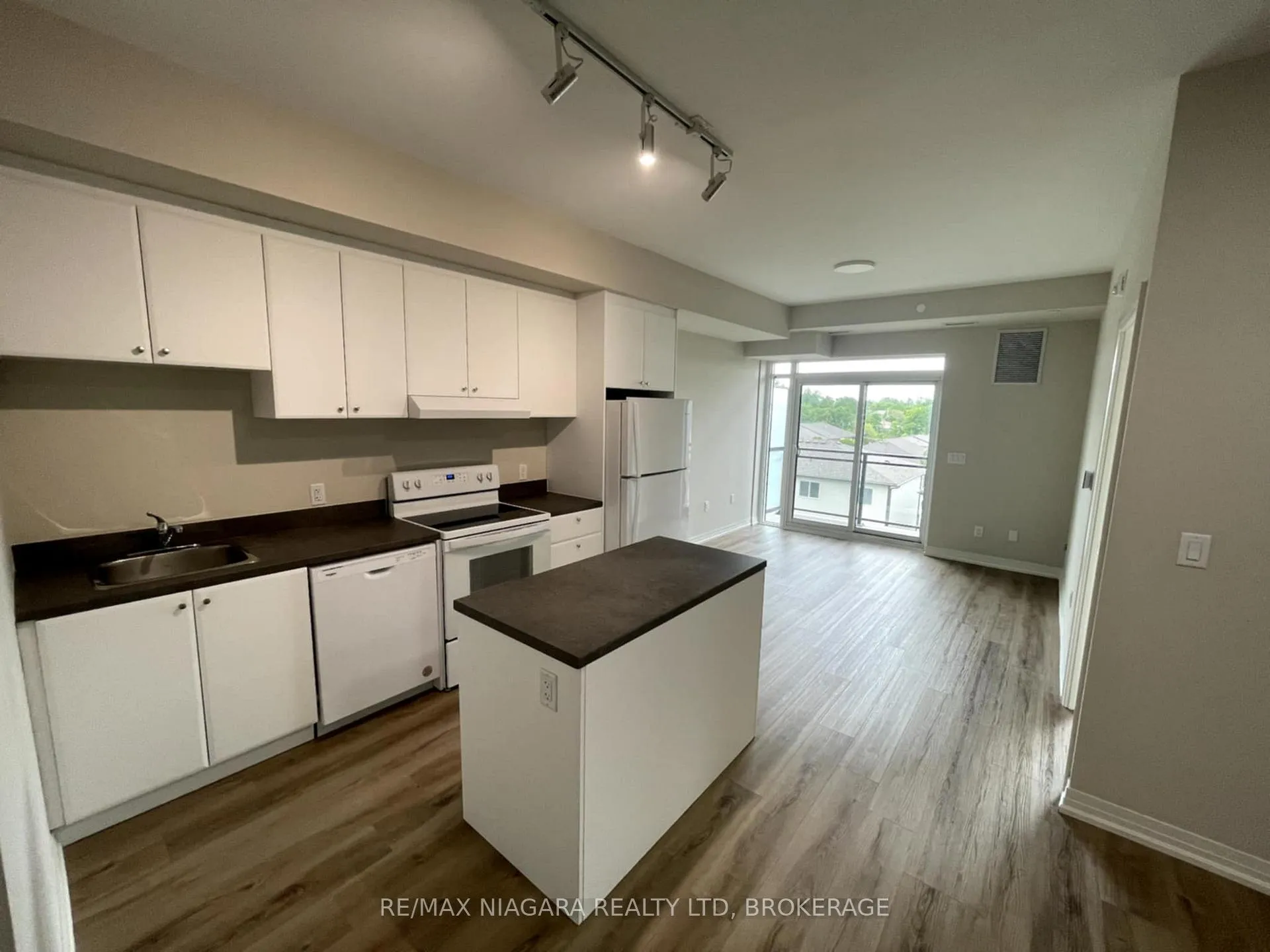 Photo 1 of Unit LP21, 50 Herrick Avenue, St. Catharines, Oakdale — HOMEH