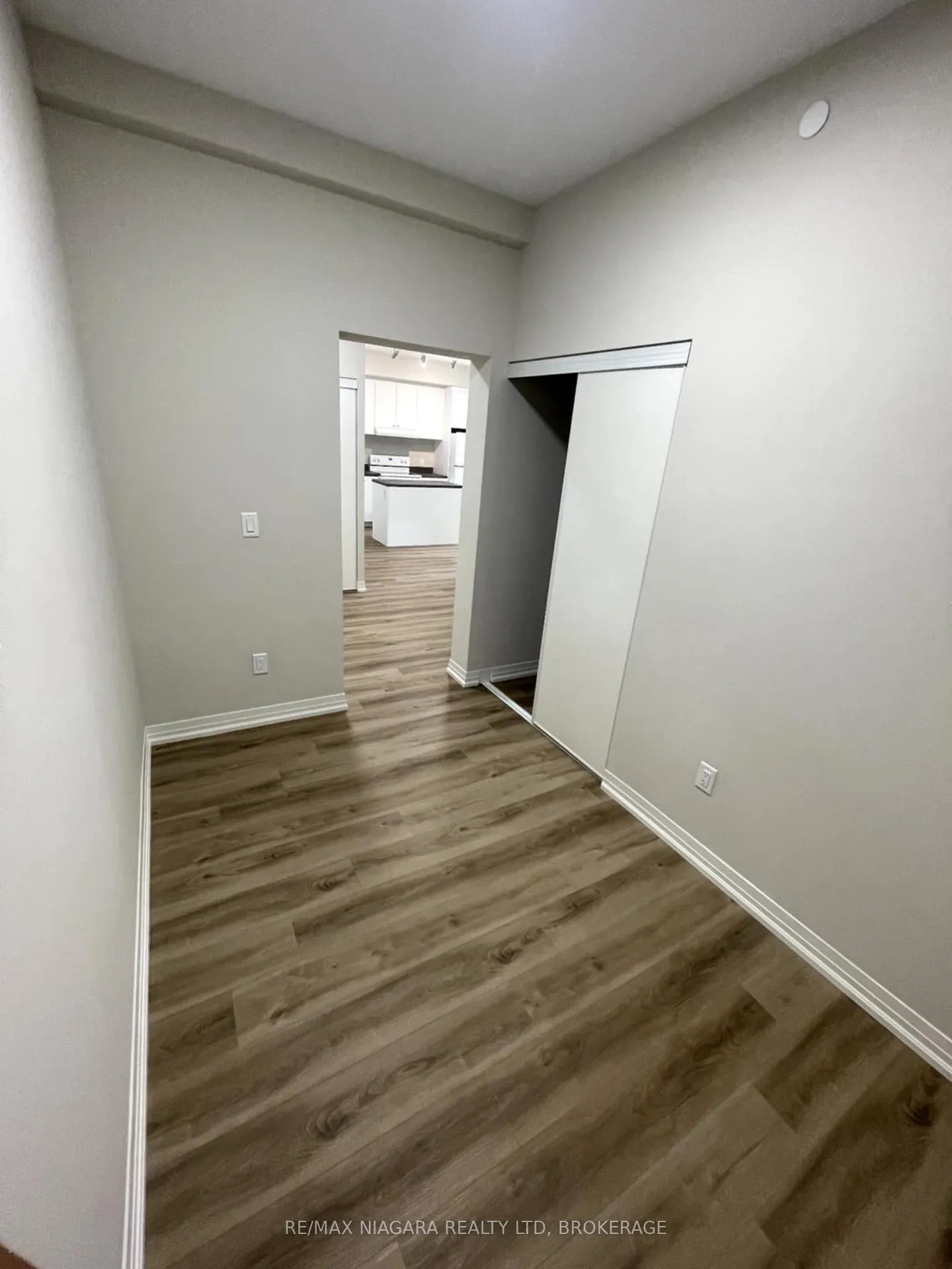 Photo 5 of Unit LP21, 50 Herrick Avenue, St. Catharines, Oakdale — HOMEH