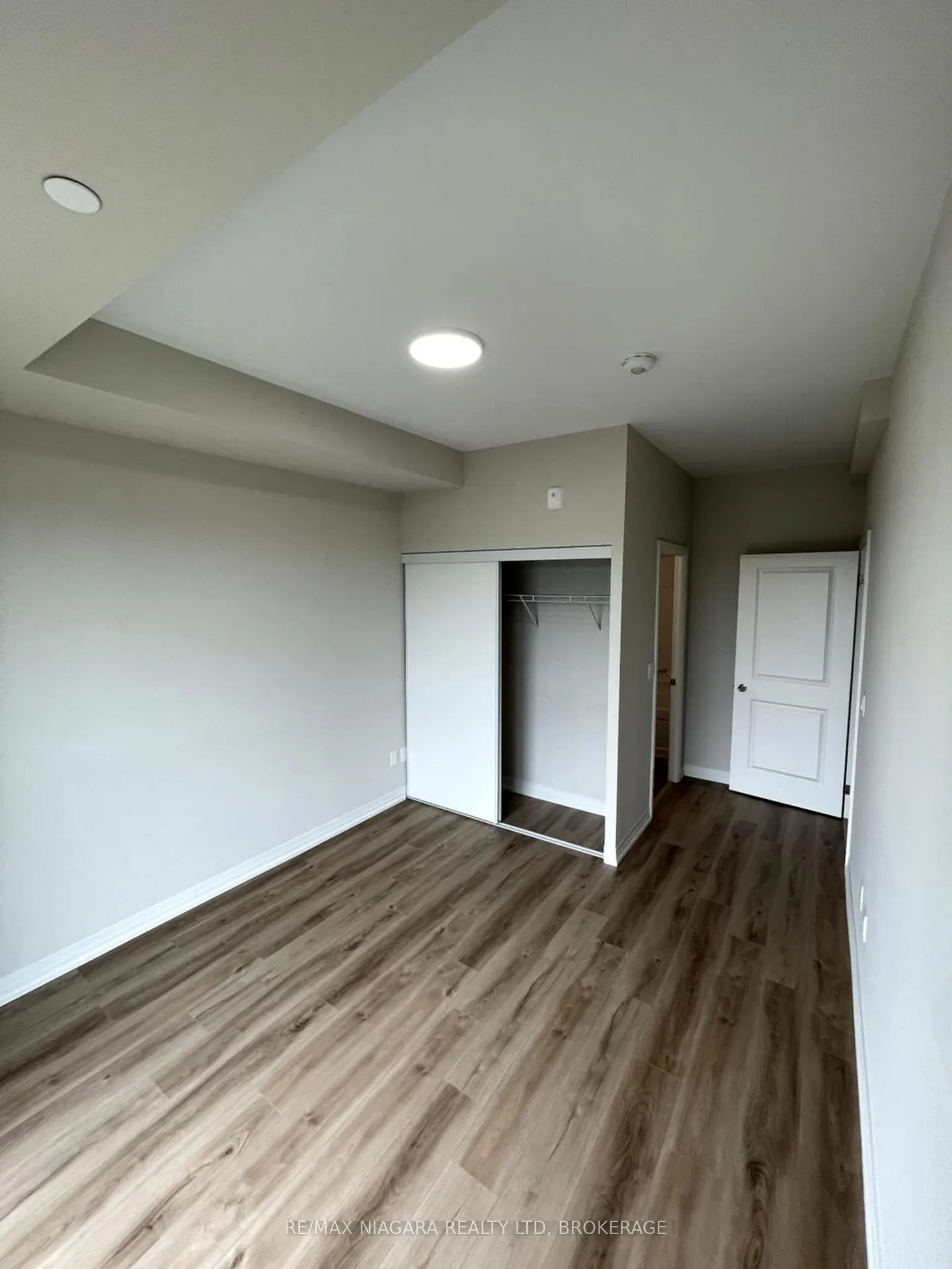 Photo 6 of Unit LP21, 50 Herrick Avenue, St. Catharines, Oakdale — HOMEH