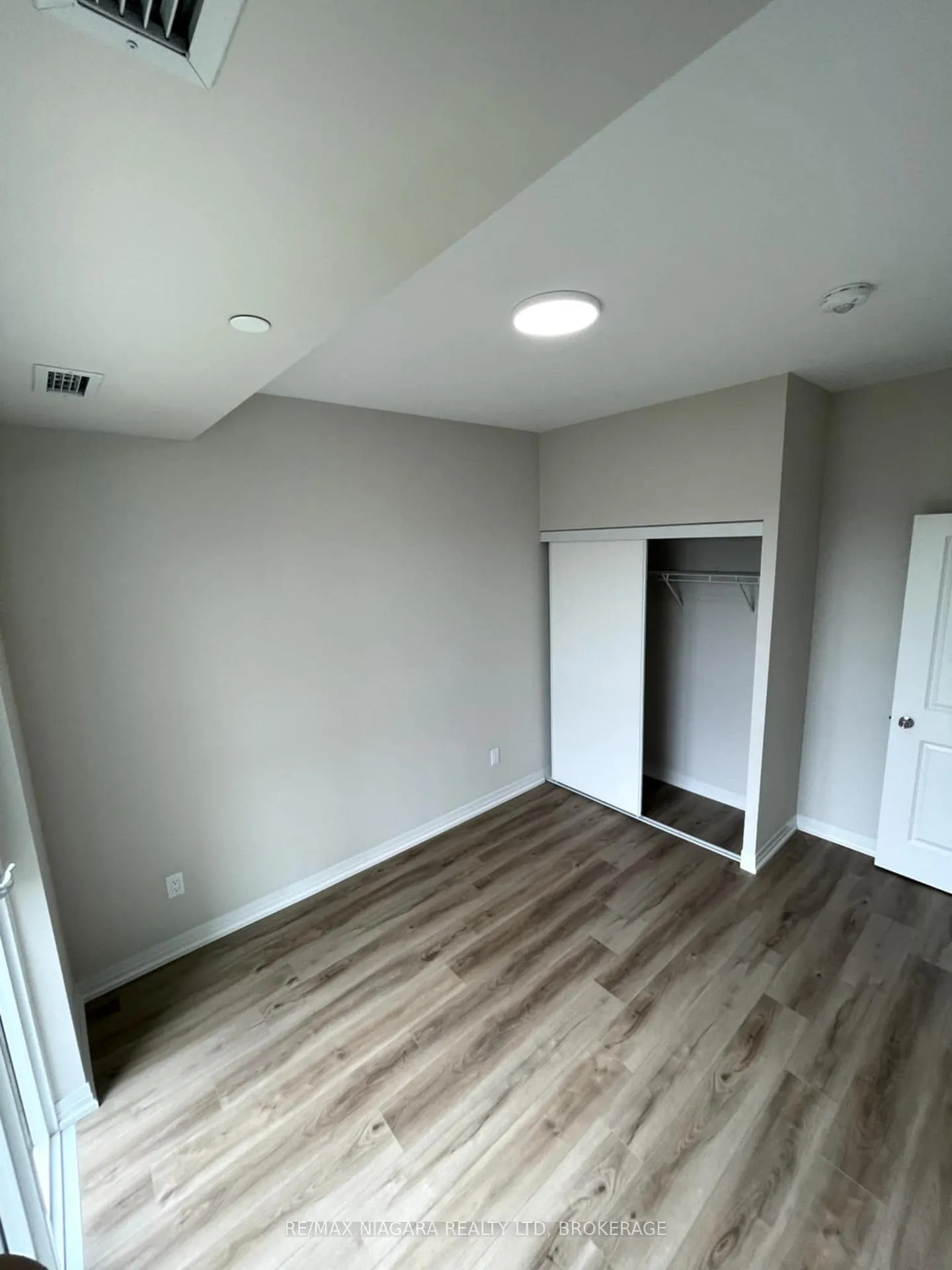 Photo 7 of Unit LP21, 50 Herrick Avenue, St. Catharines, Oakdale — HOMEH
