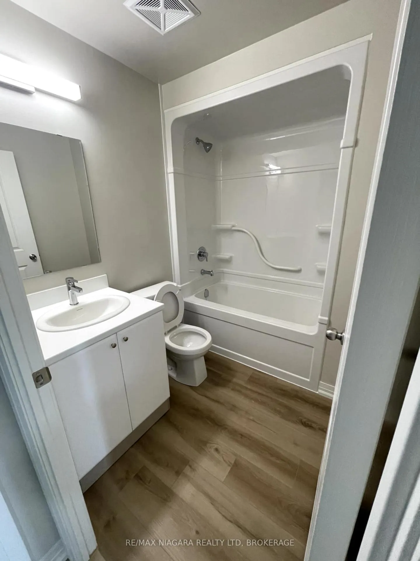 Photo 9 of Unit LP21, 50 Herrick Avenue, St. Catharines, Oakdale — HOMEH