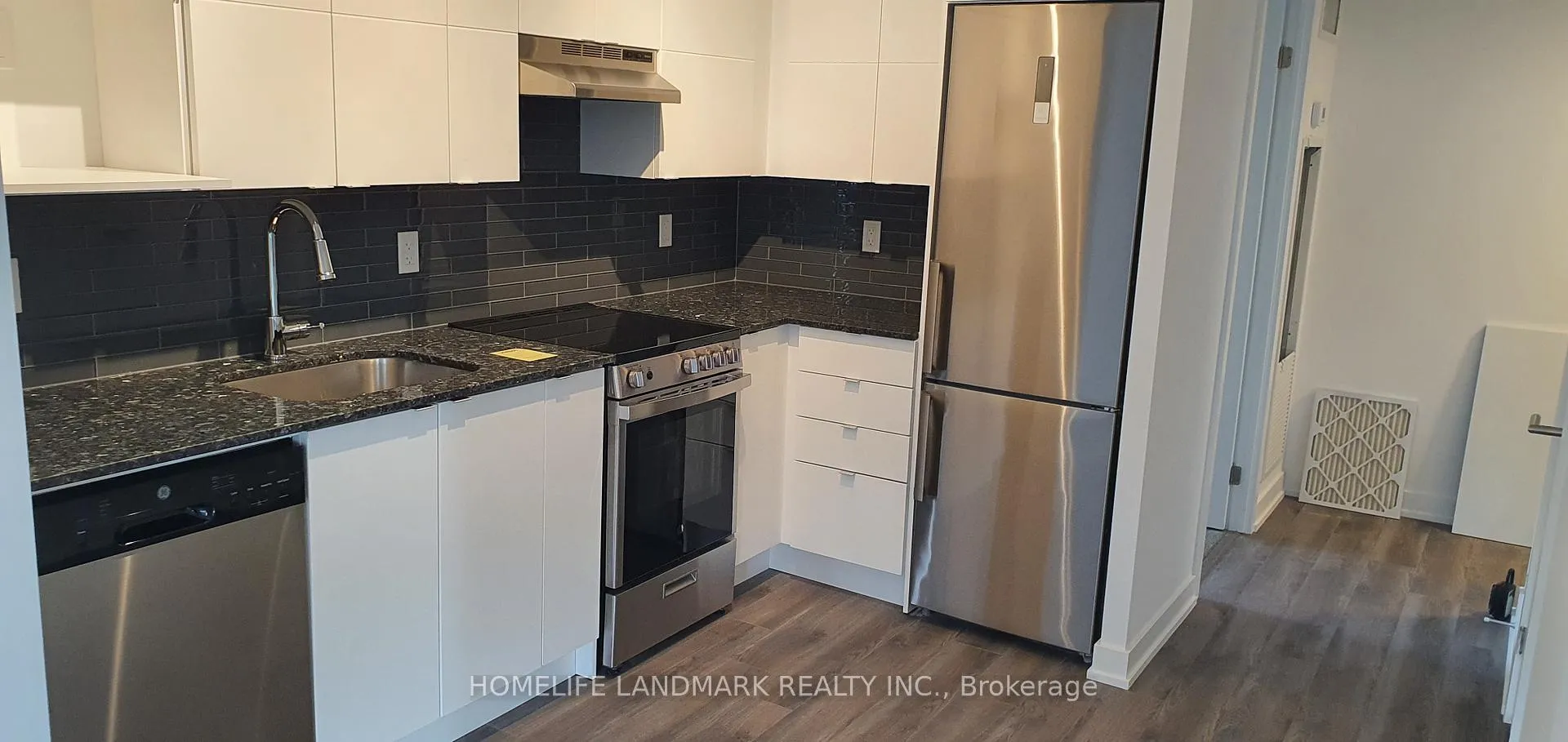 Photo 12 of Unit 1005, 120 Varna Drive N, Toronto, Englemount-Lawrence — HOMEH