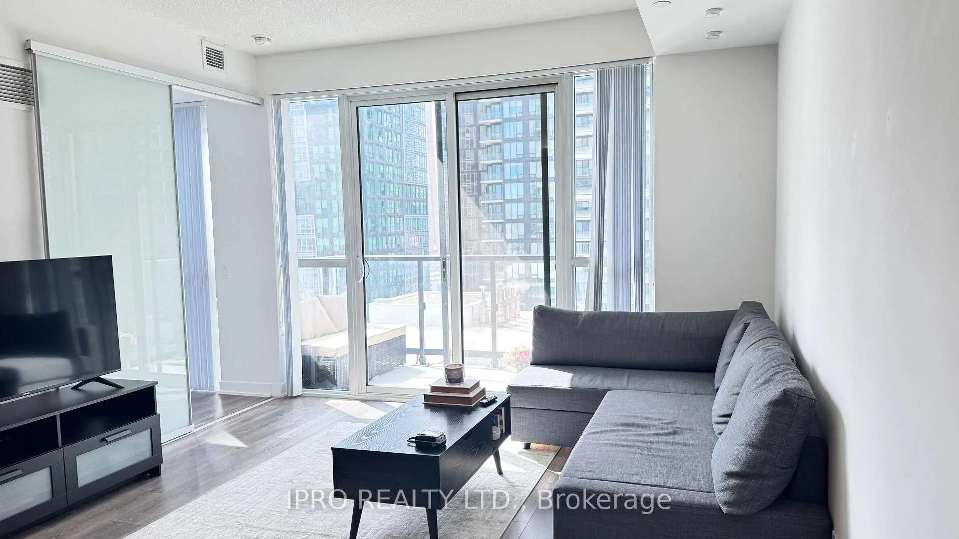 Photo 5 of Unit 2613, 87 Peter Street, Toronto, Waterfront Communities — HOMEH