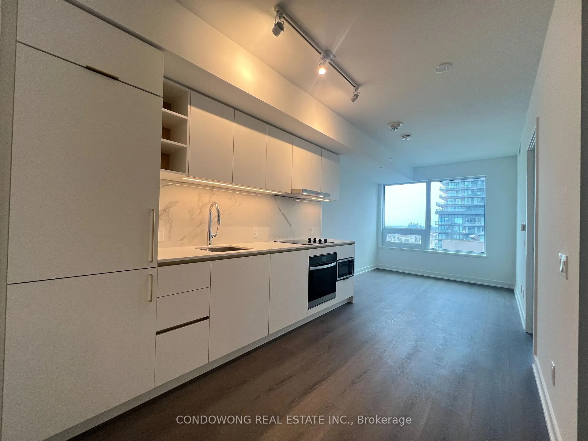 Front of Unit 3502, 8 Wellesley Street W