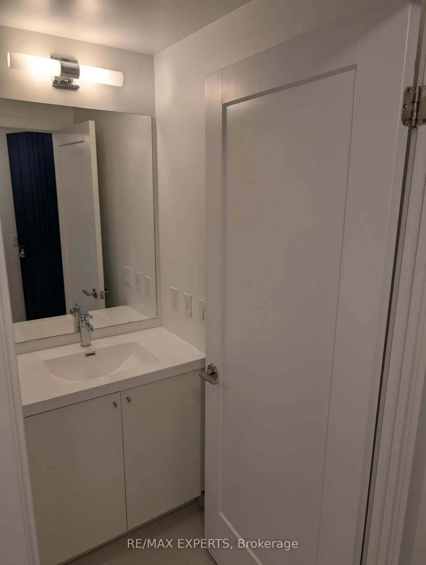 Photo 6 of Unit 2213, 2545 Simcoe Street N, Oshawa, Windfields — HOMEH