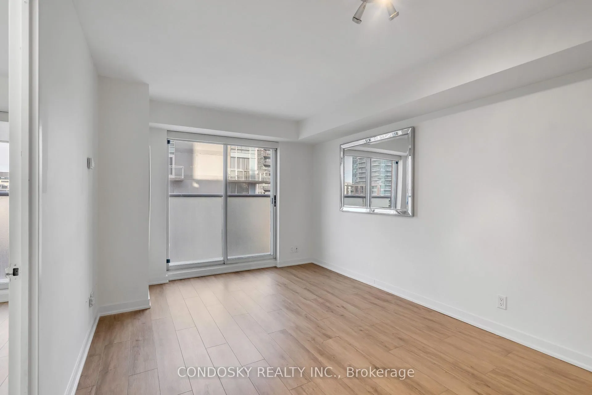 Photo 4 of Unit 508, 1005 King Street W, Toronto, Niagara — HOMEH