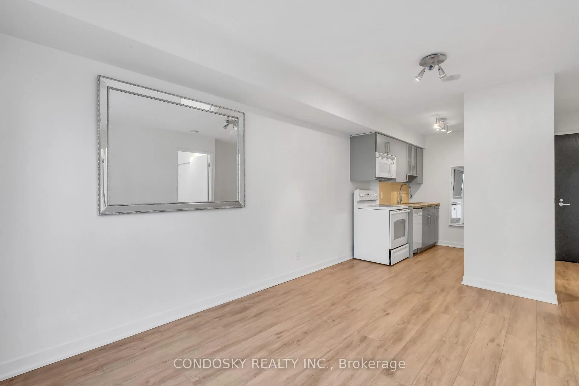 Photo 9 of Unit 508, 1005 King Street W, Toronto, Niagara — HOMEH