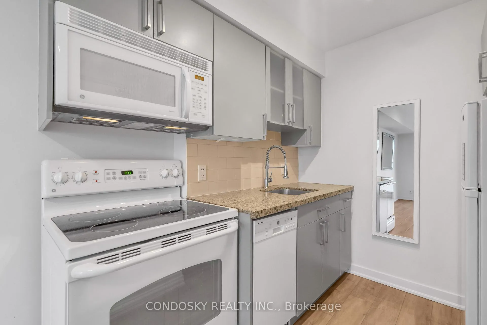 Photo 10 of Unit 508, 1005 King Street W, Toronto, Niagara — HOMEH