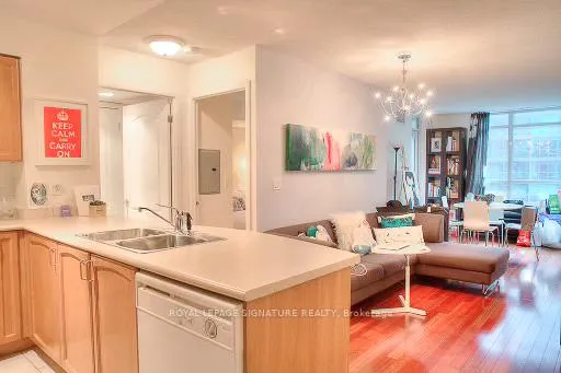 Photo 4 of Unit 401, 219 Fort York Boulevard, Toronto, Niagara — HOMEH