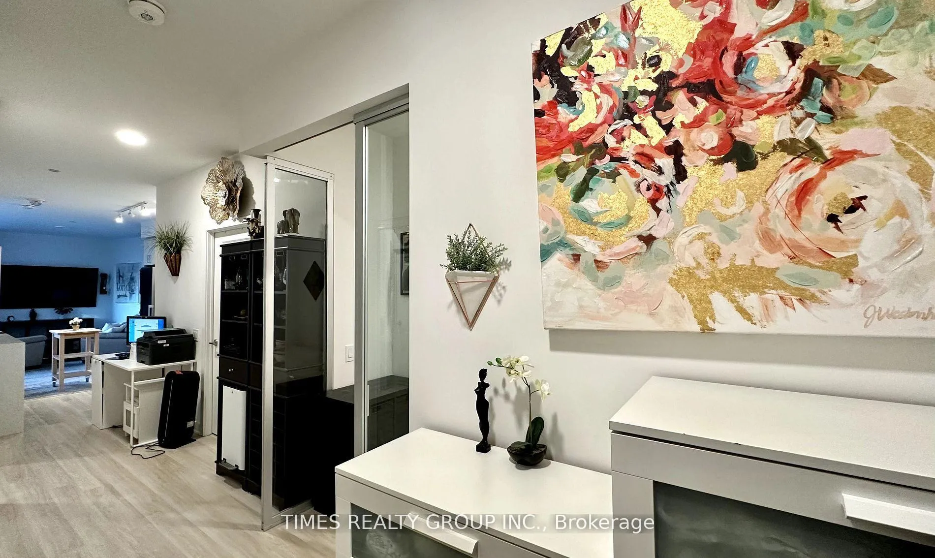 Photo 1 of Unit 216, 1 Promenade Circle, Vaughan, Brownridge — HOMEH