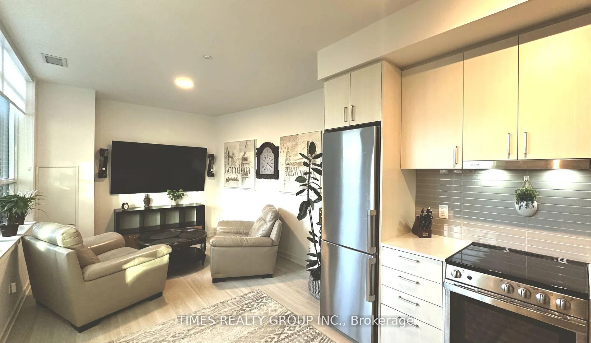 Photo 3 of Unit 216, 1 Promenade Circle, Vaughan, Brownridge — HOMEH