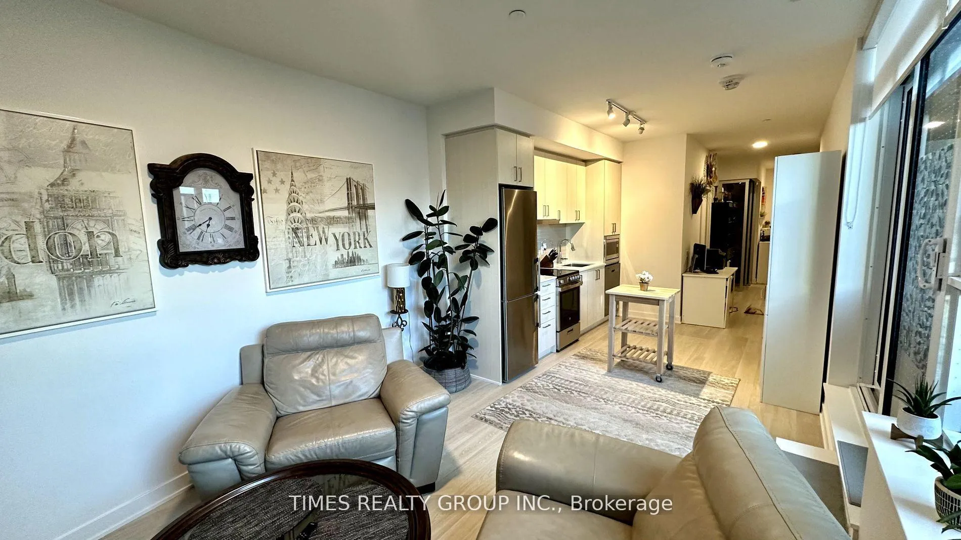 Photo 5 of Unit 216, 1 Promenade Circle, Vaughan, Brownridge — HOMEH