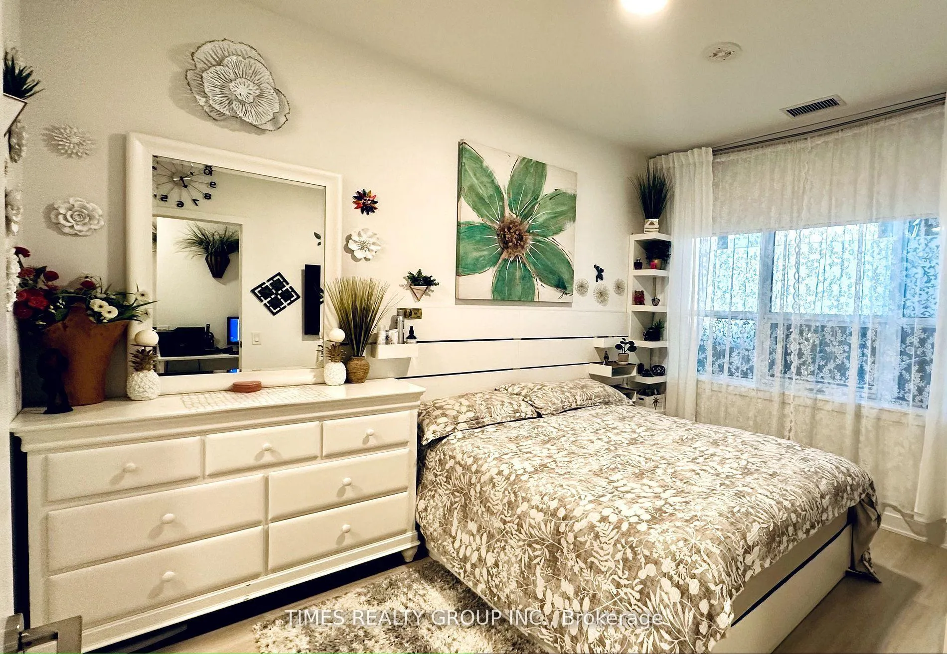Photo 6 of Unit 216, 1 Promenade Circle, Vaughan, Brownridge — HOMEH