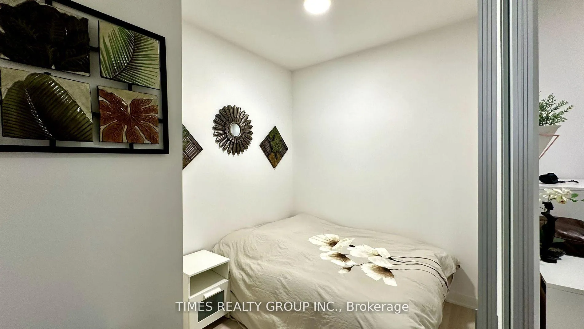 Photo 8 of Unit 216, 1 Promenade Circle, Vaughan, Brownridge — HOMEH
