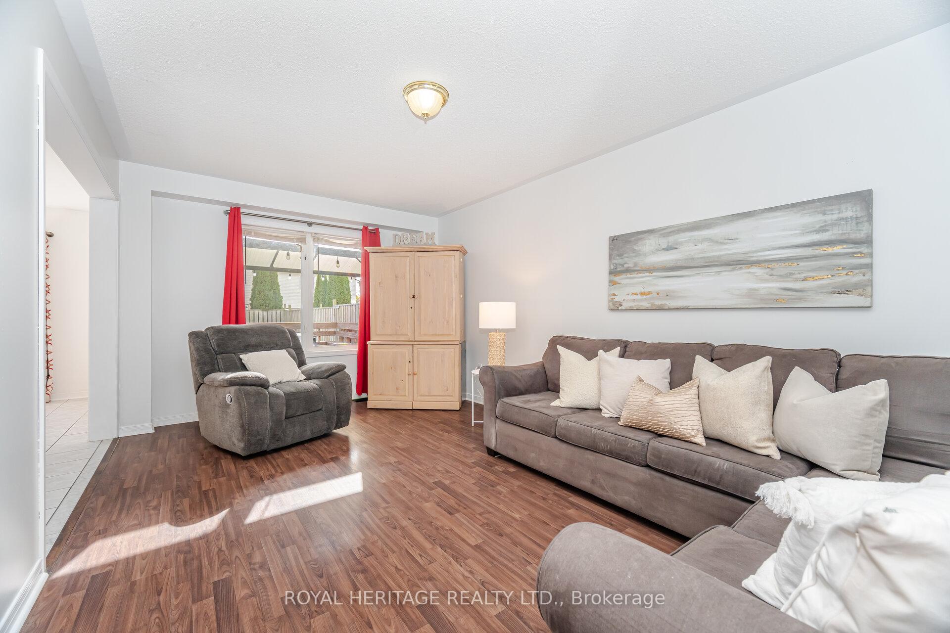 Photo 6 of 170 Madden Place, Clarington, Bowmanville — HOMEH