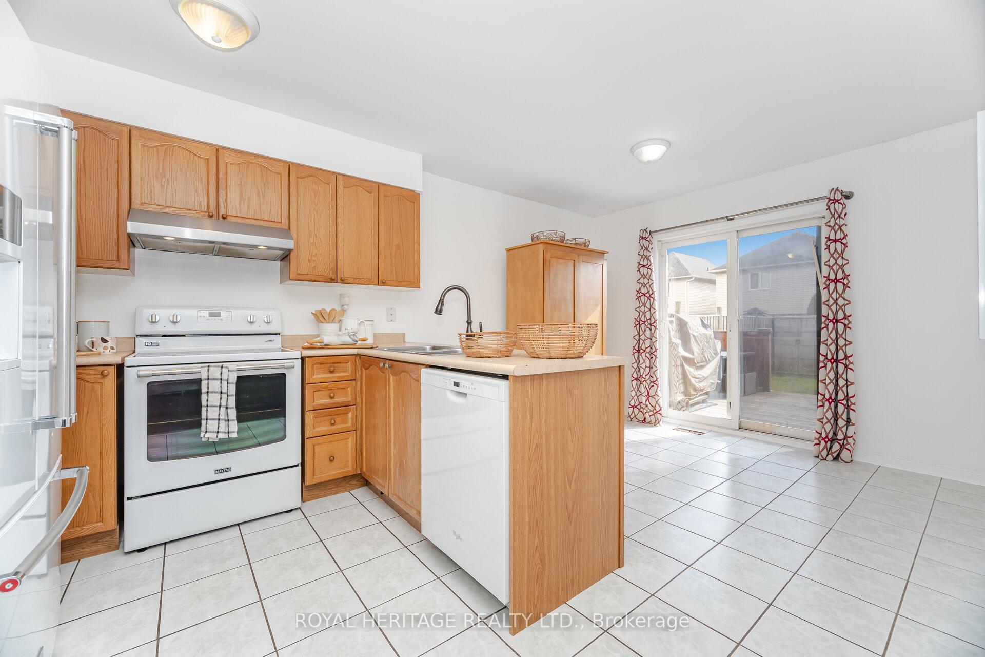 Photo 7 of 170 Madden Place, Clarington, Bowmanville — HOMEH