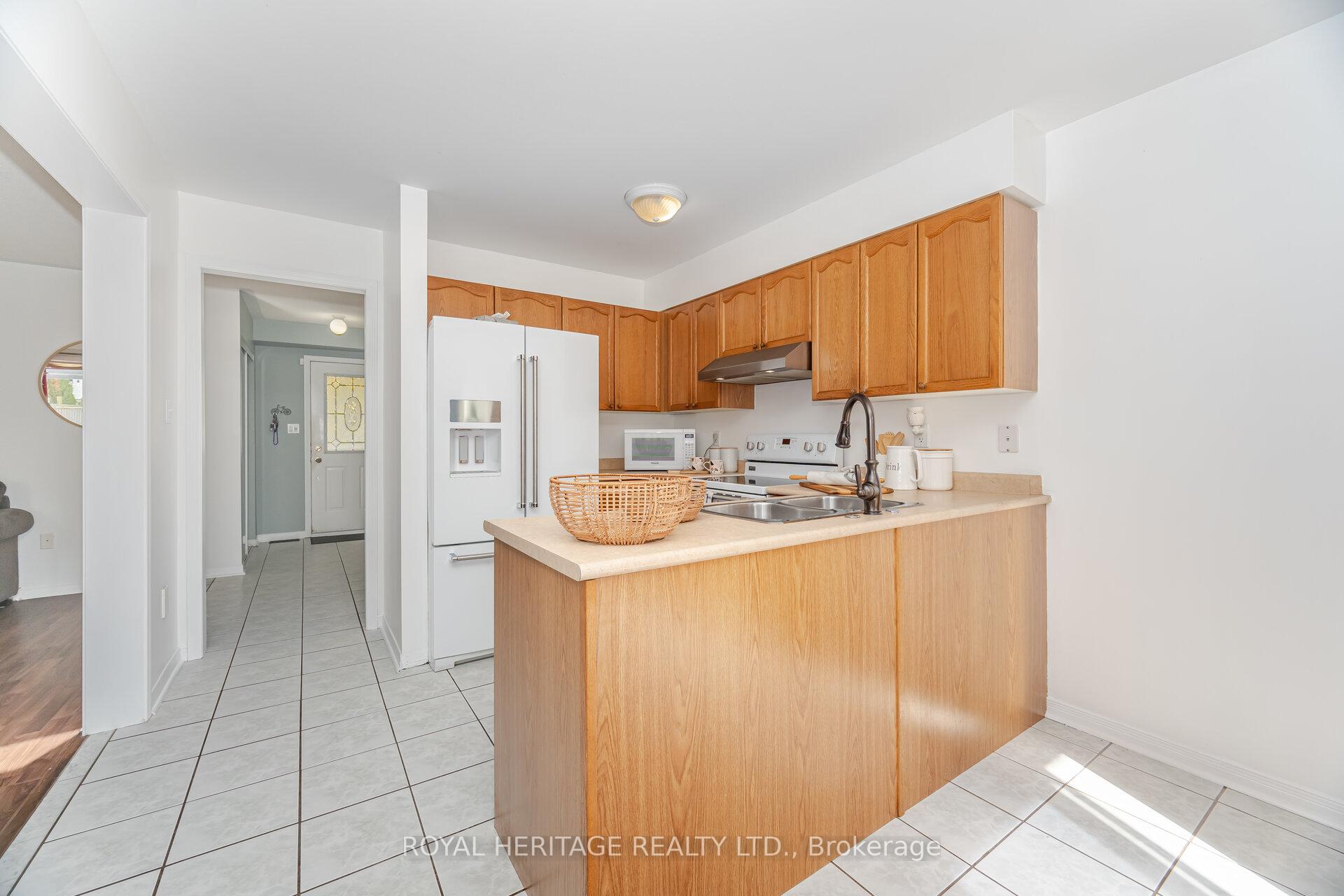Photo 8 of 170 Madden Place, Clarington, Bowmanville — HOMEH